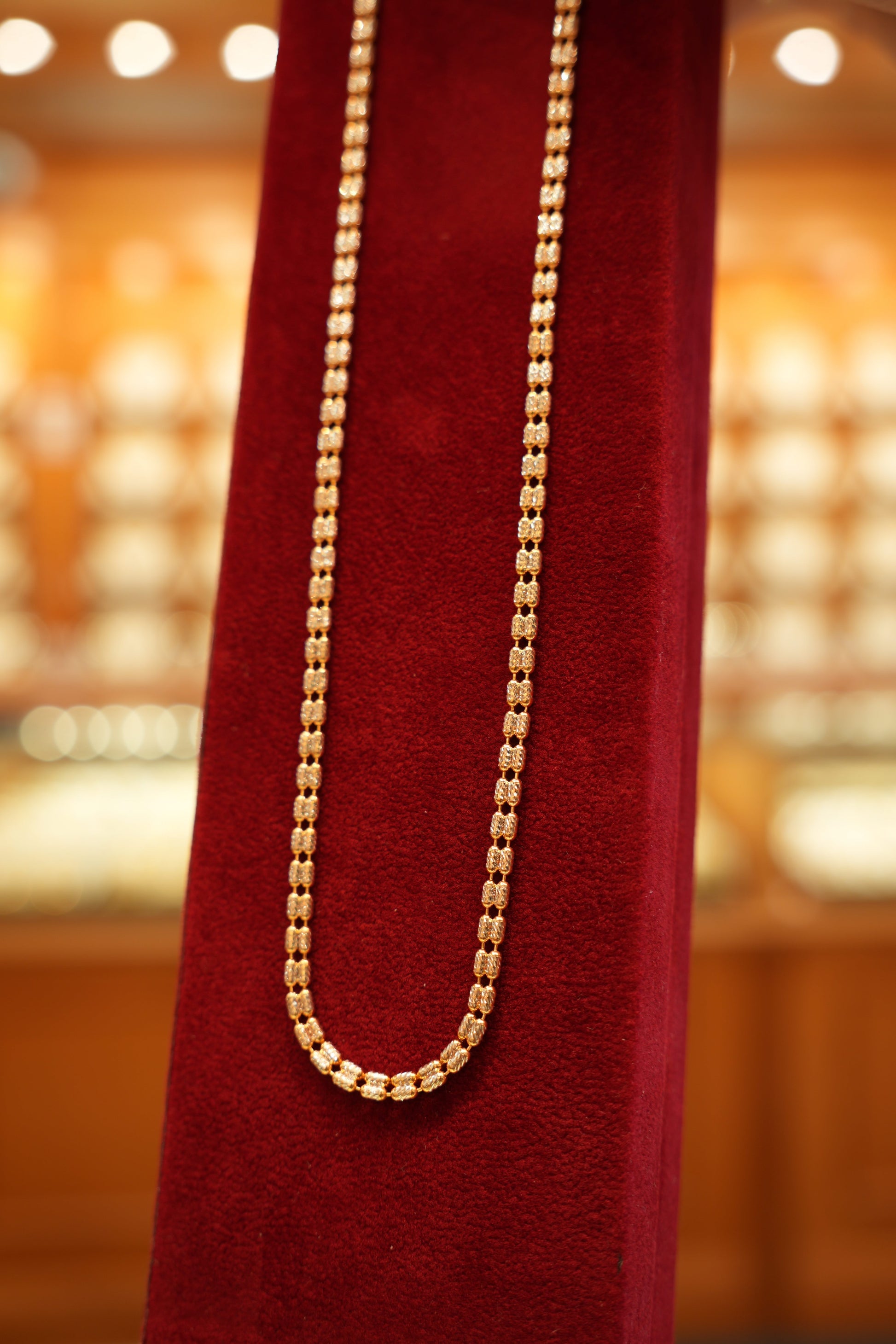 Women's gold box chain necklace