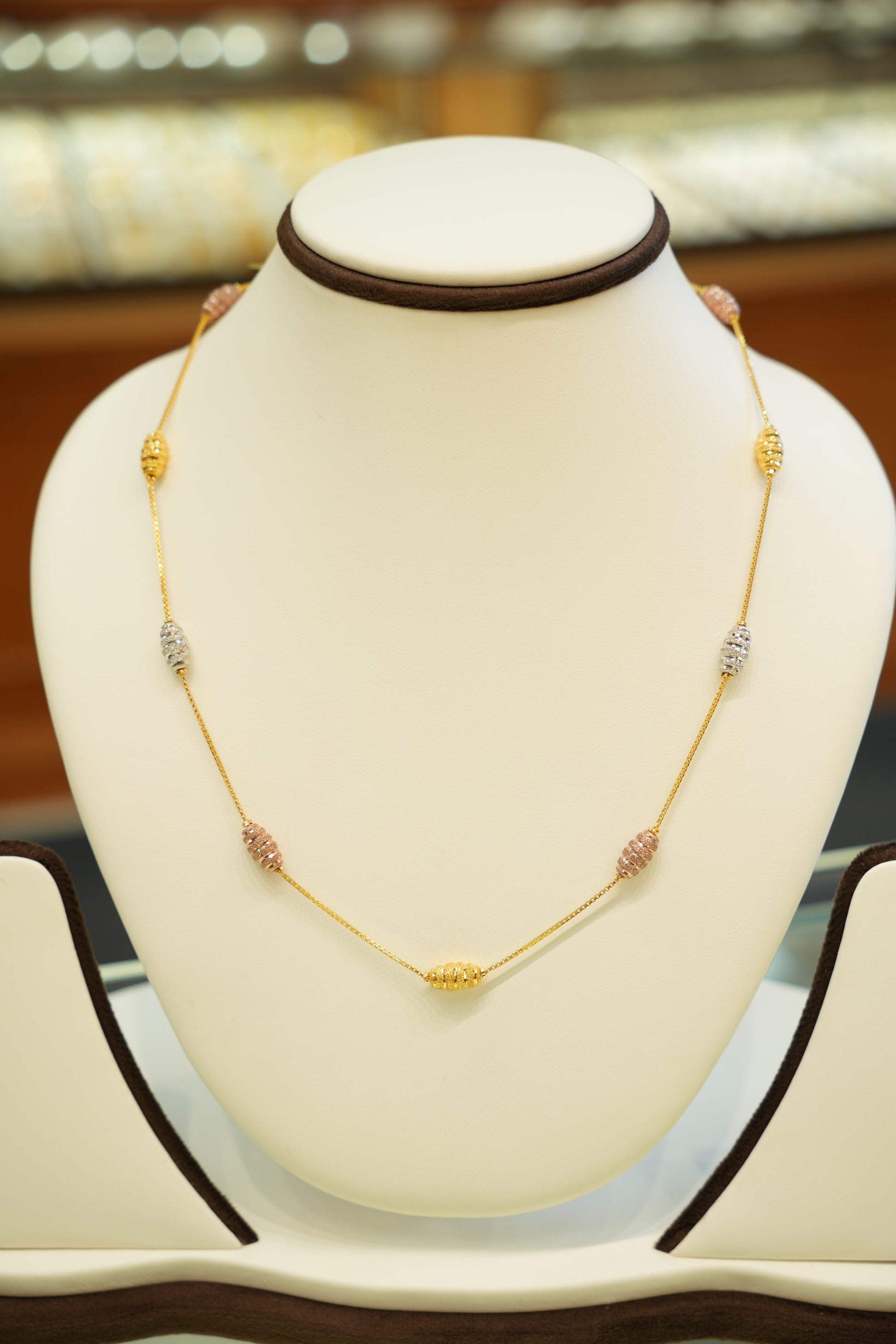 Traditional gold chain necklace