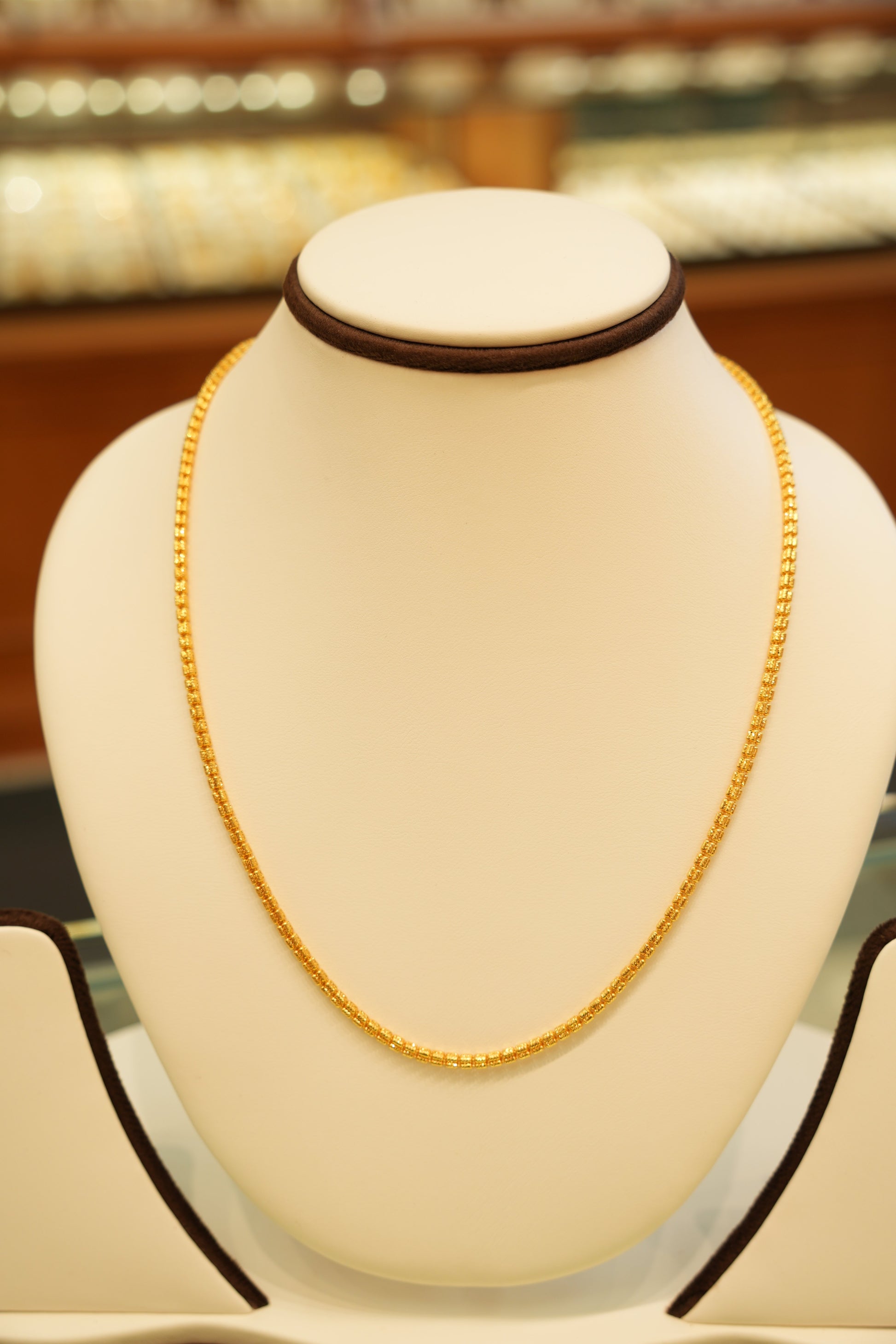 Luxury gold chain design