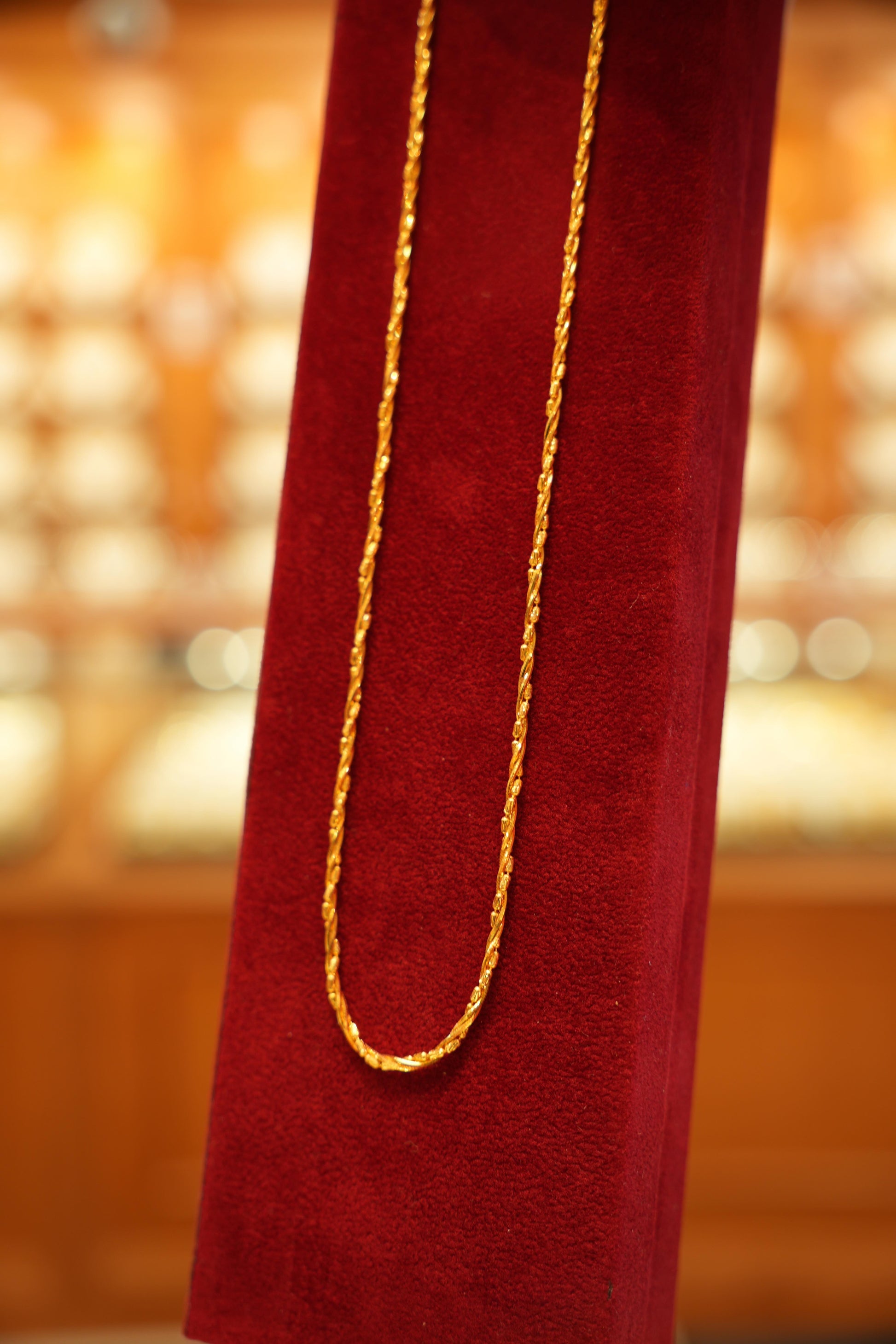 Lightweight gold ball chain