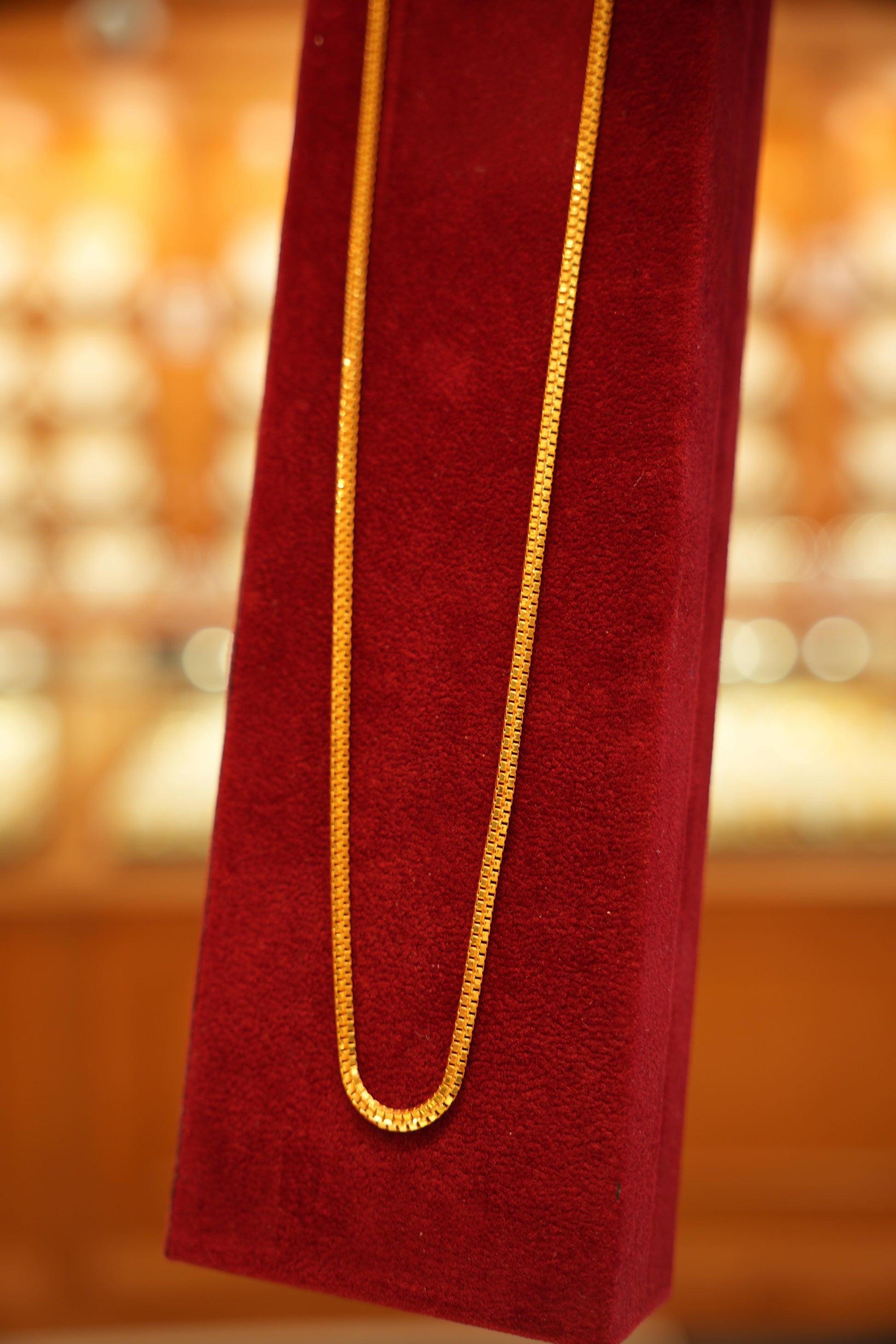 Elegant 22K gold chain jewelry 