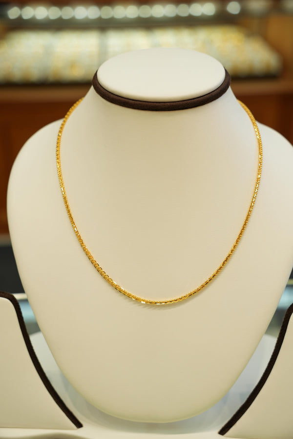 Stylish gold chain collection for daily wear
