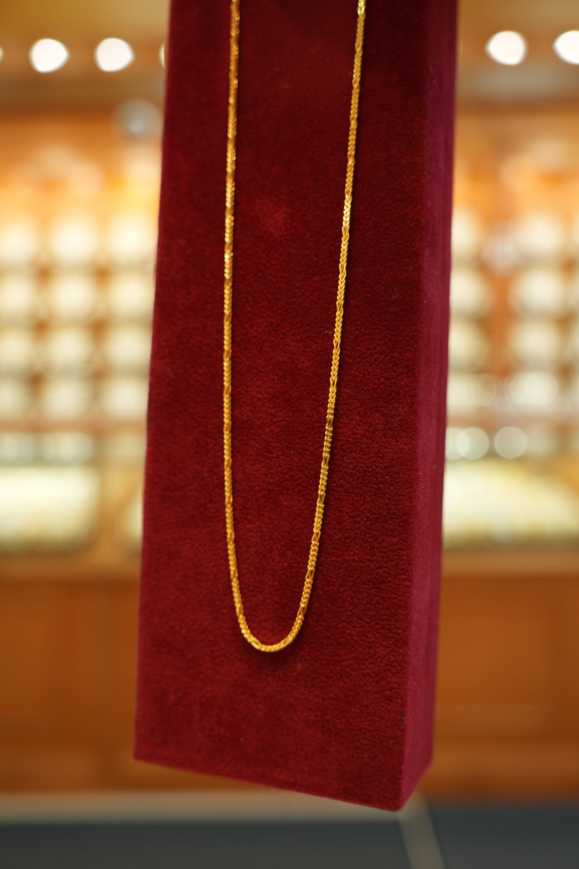 Stylish pure gold ladies chain necklace
