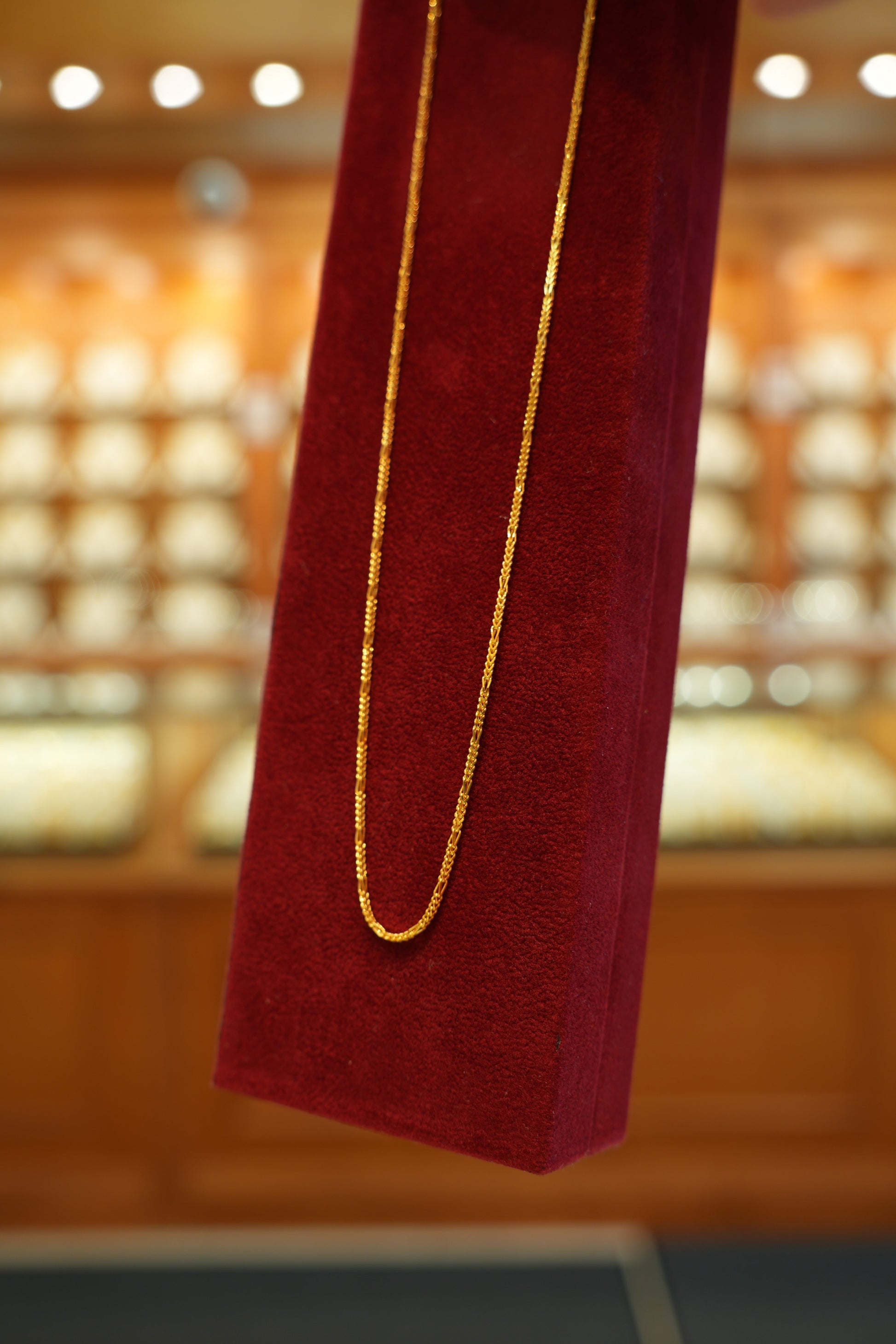 Classic delicate gold chain  for women