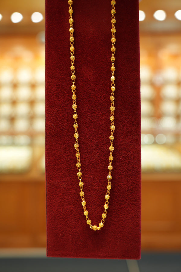 Stylish ladies gold chain 