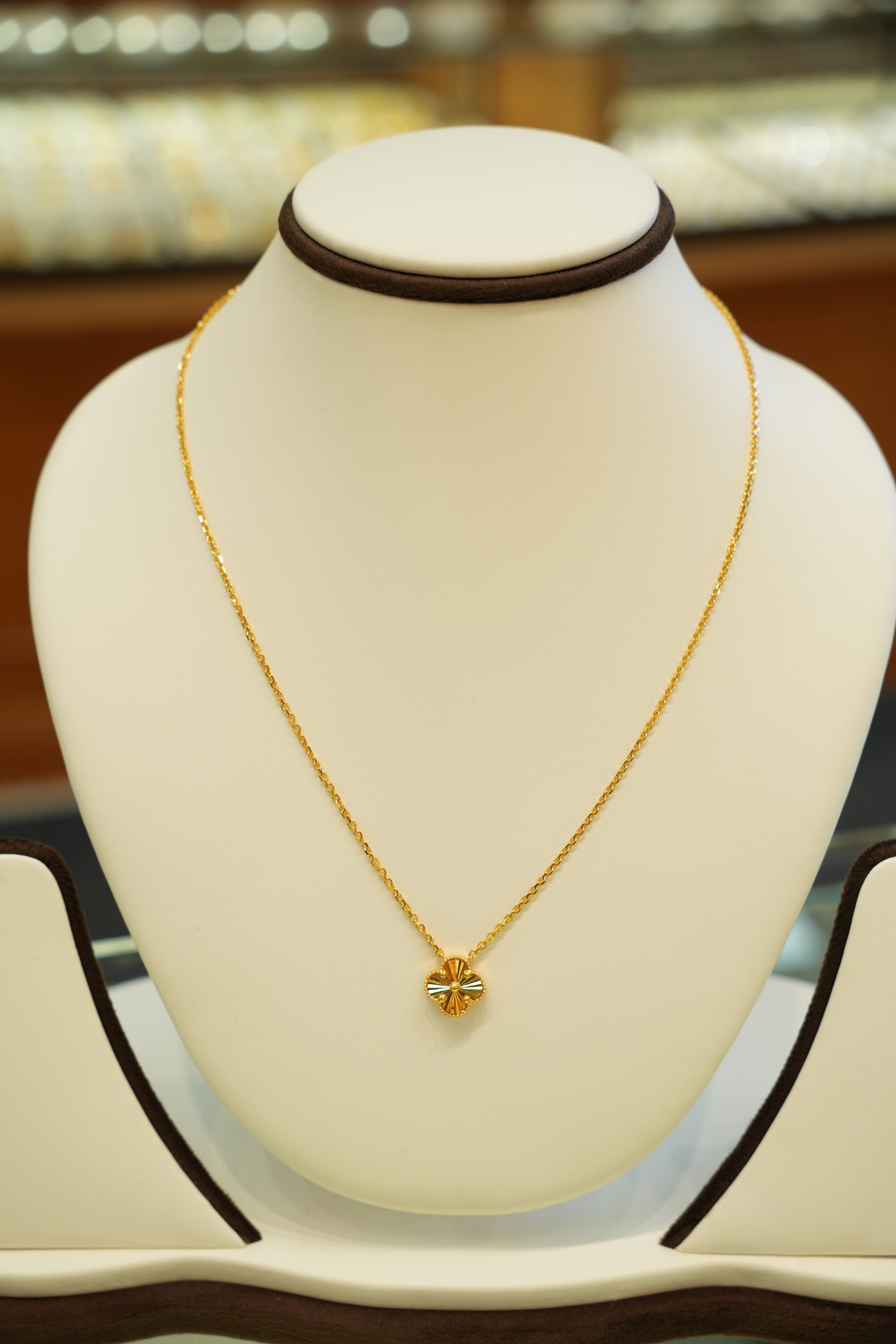 22K Gold Ladies Chain (18 Inches)