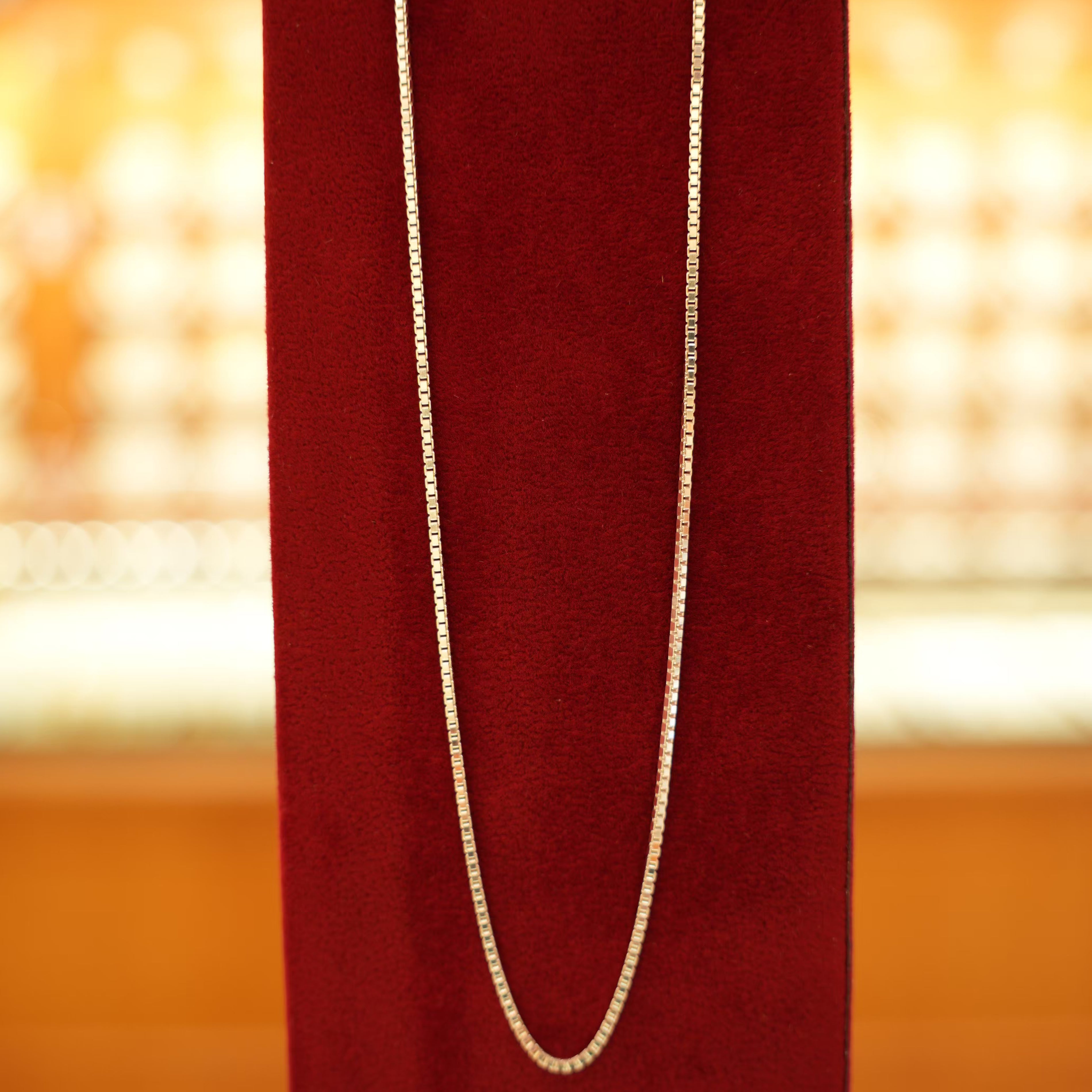 Shiny silver chain 