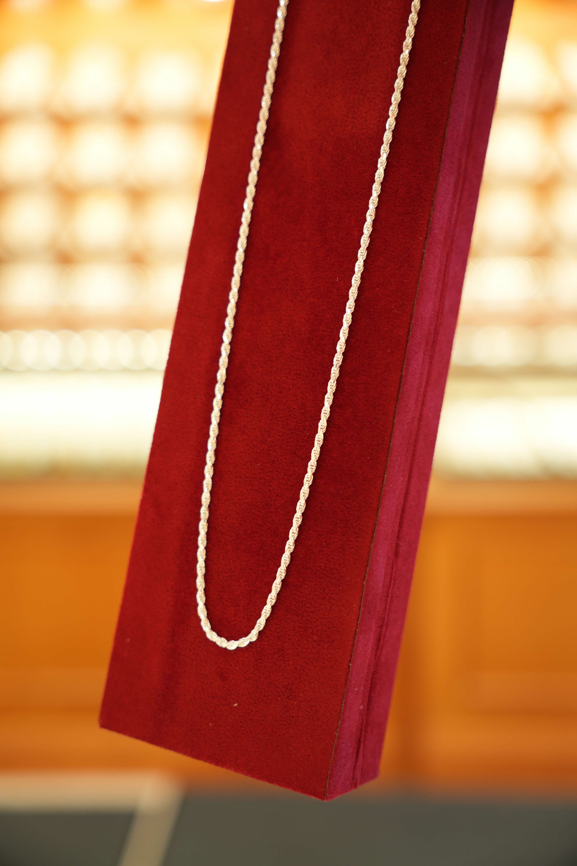 Elegant silver chain