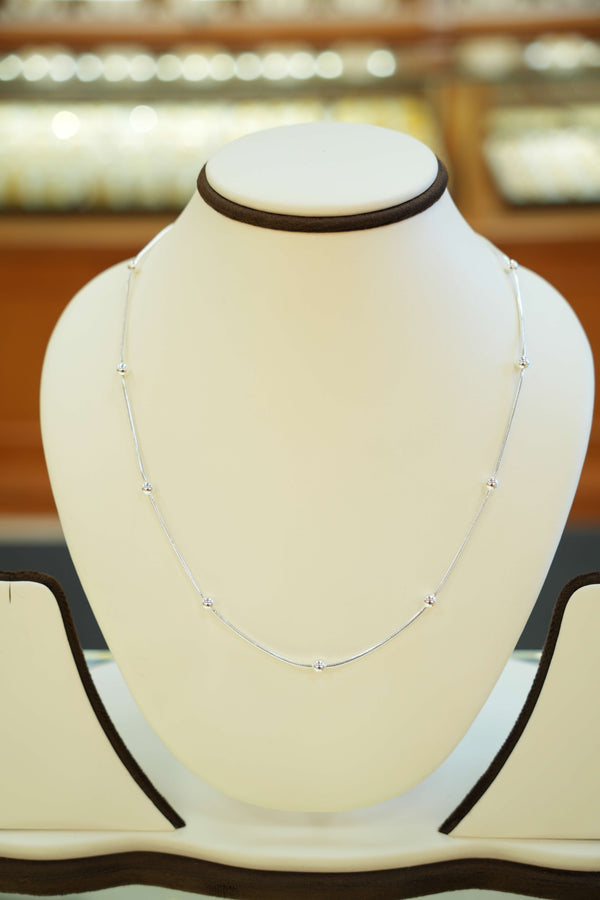 Silver minimalist chain