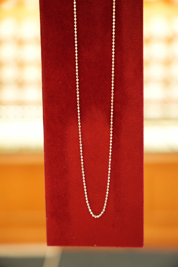 Minimal silver chain