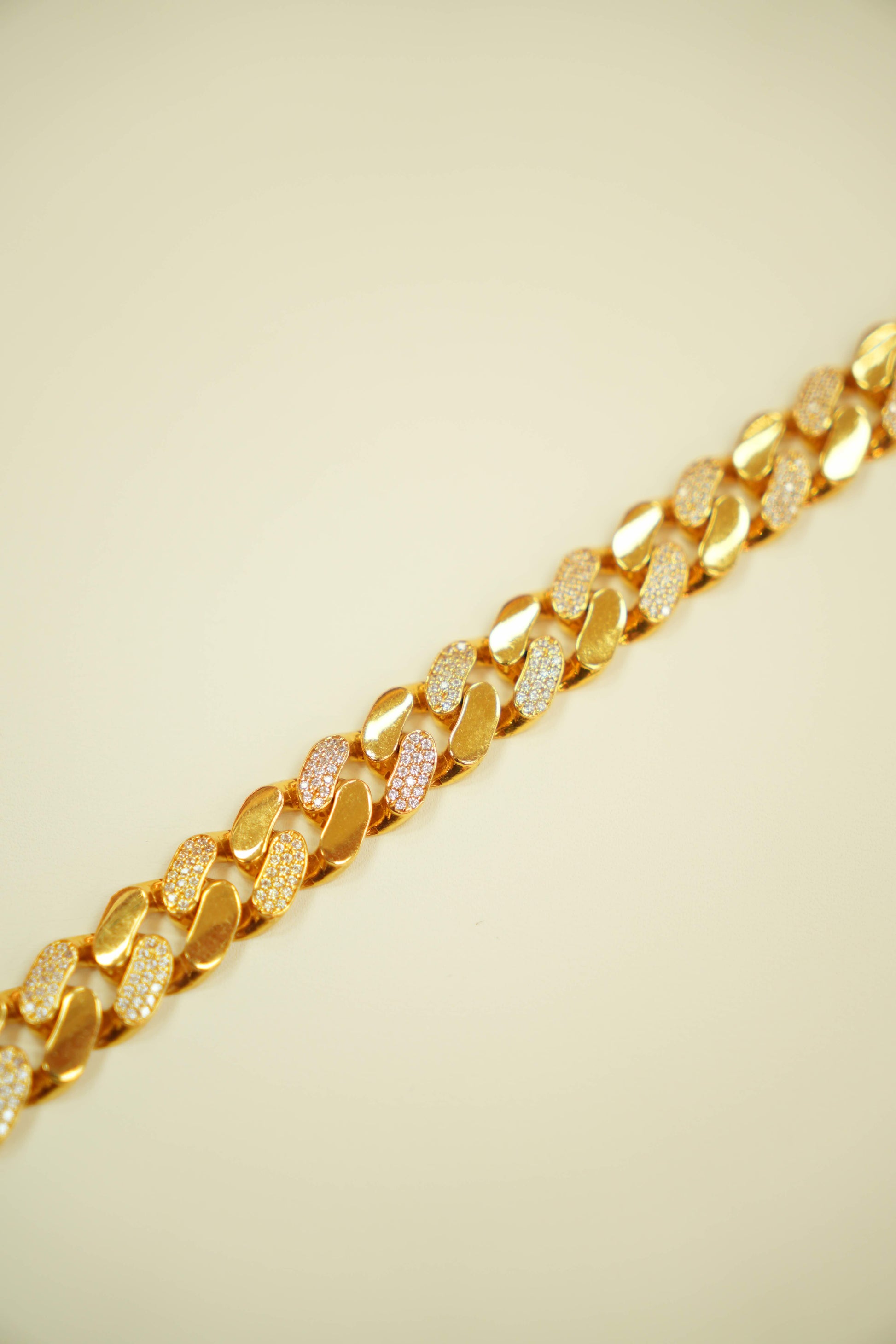 Classic mens gold bracelets