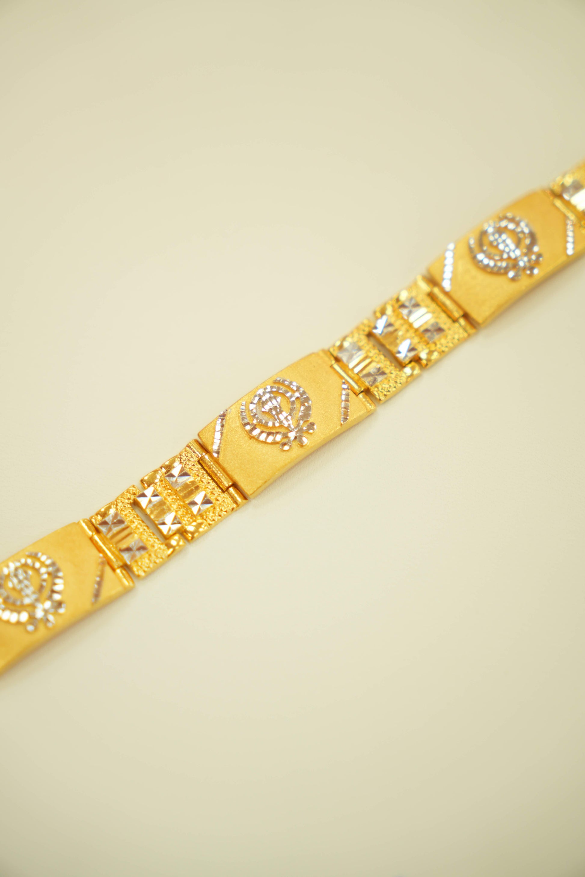 Classic 22K men bracelet
