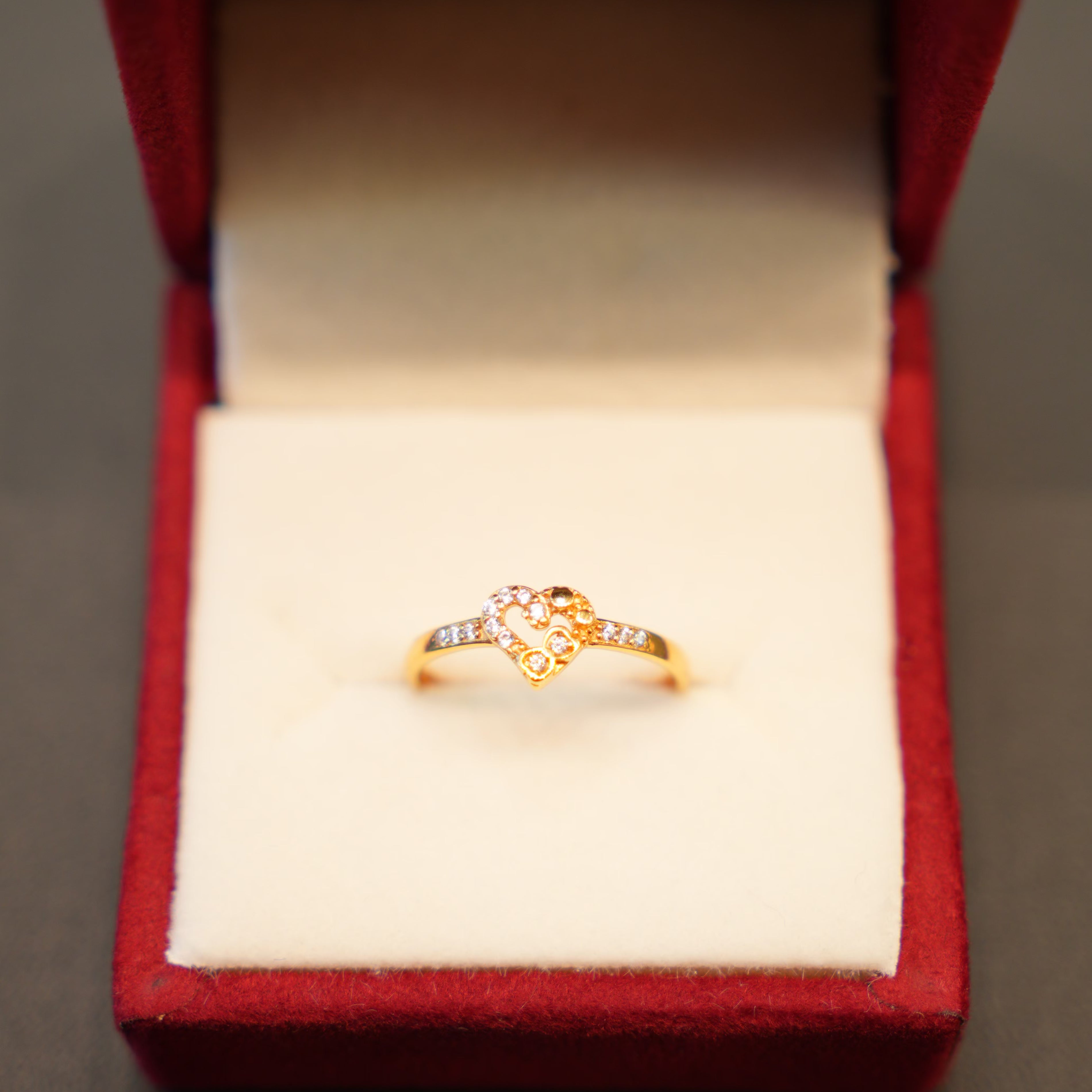 22K Gold Ladies Ring