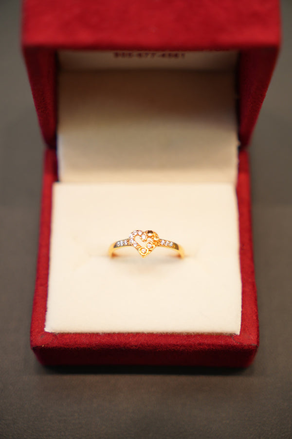 22K Gold Ladies Ring