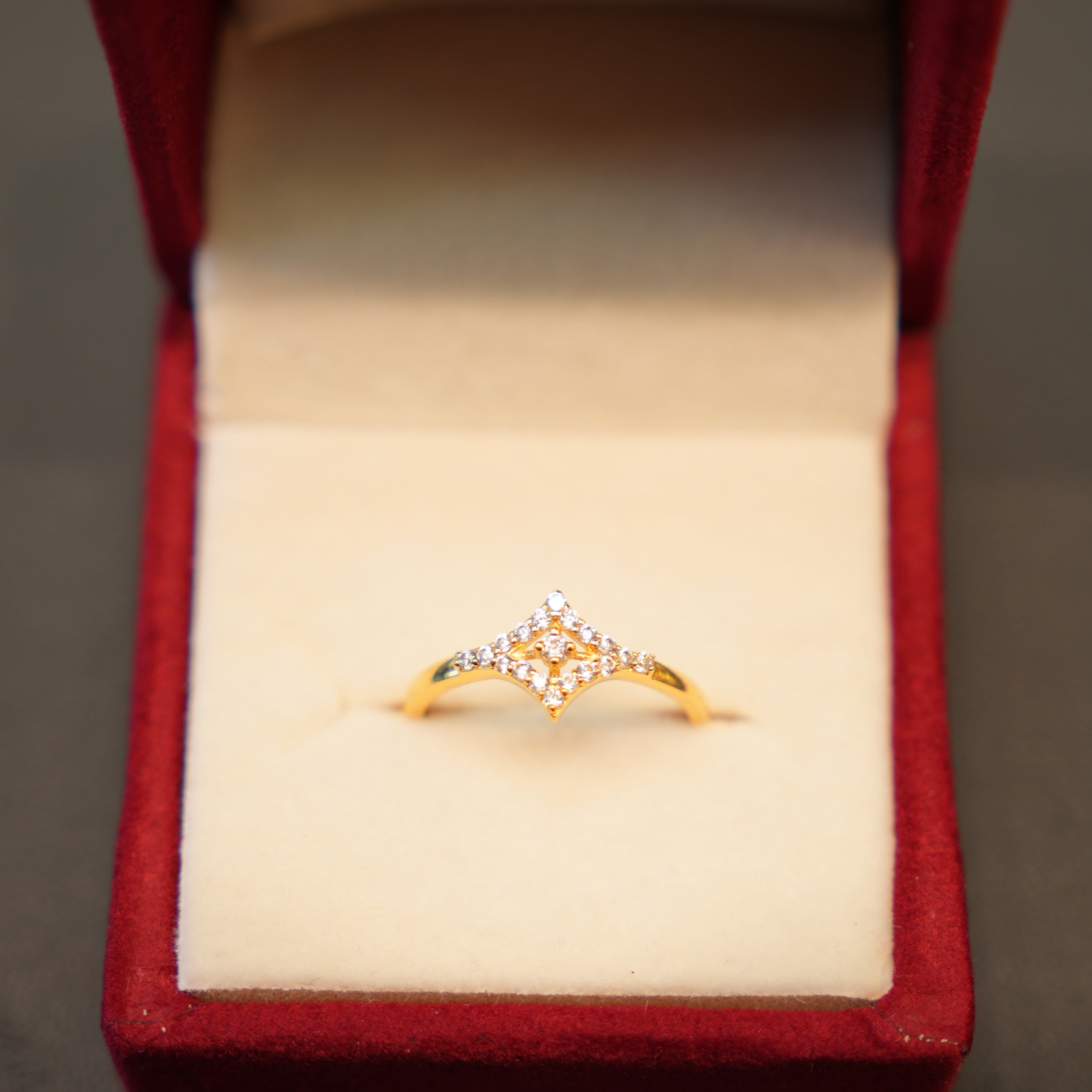 22K Gold Ladies Ring