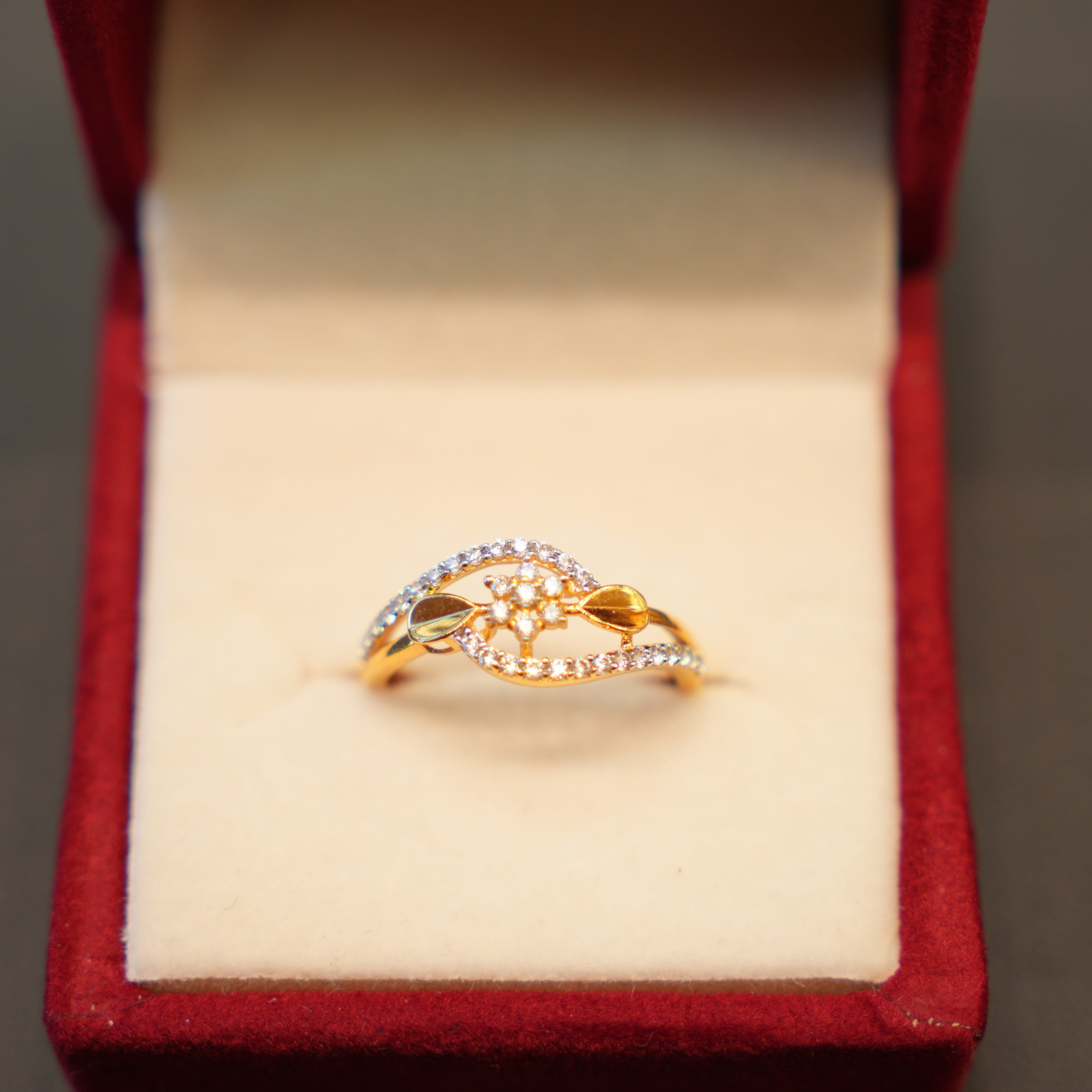 22K Gold Ladies Ring
