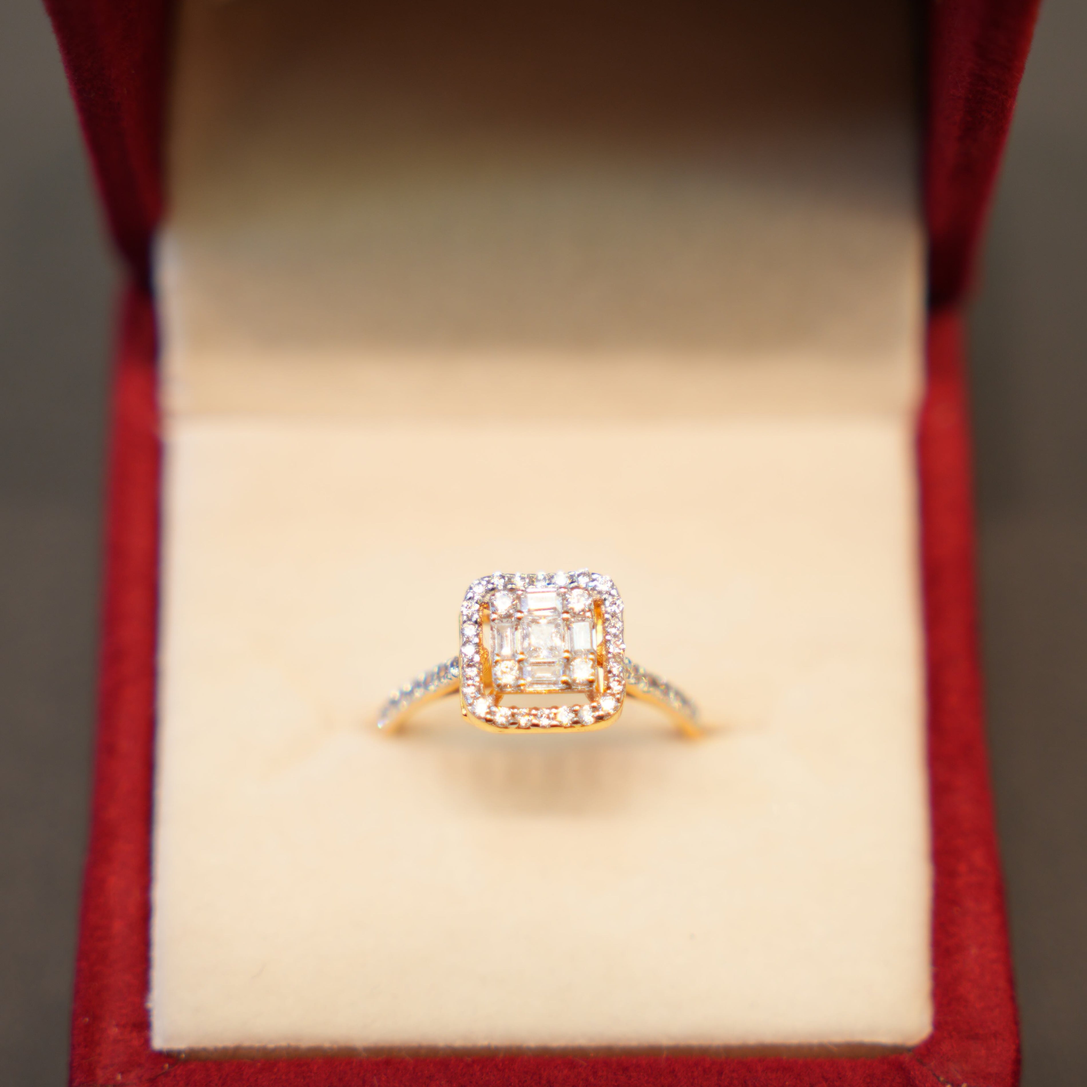 22K Gold Ladies Ring