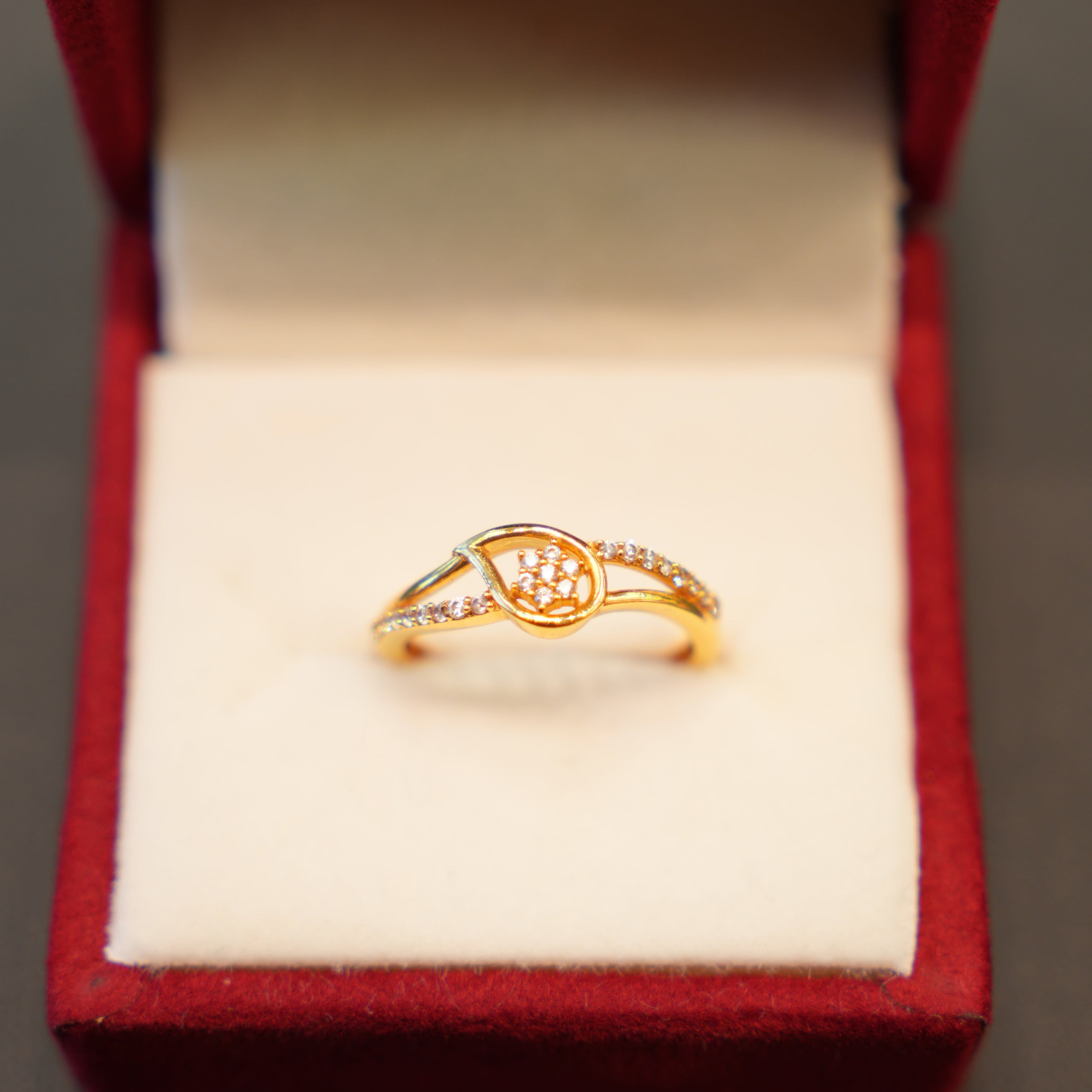 22K Gold Ladies Ring