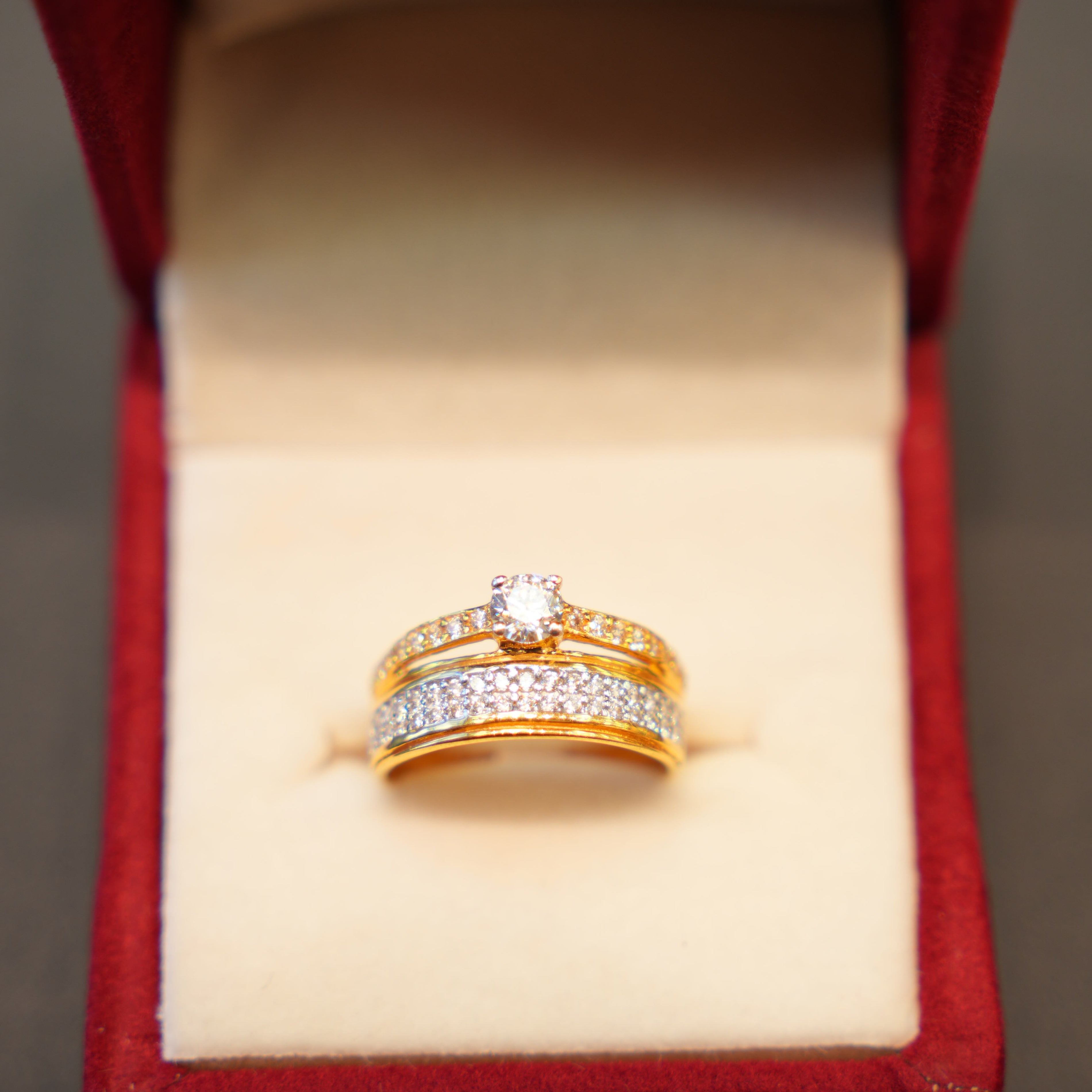 22K Gold Ladies Ring