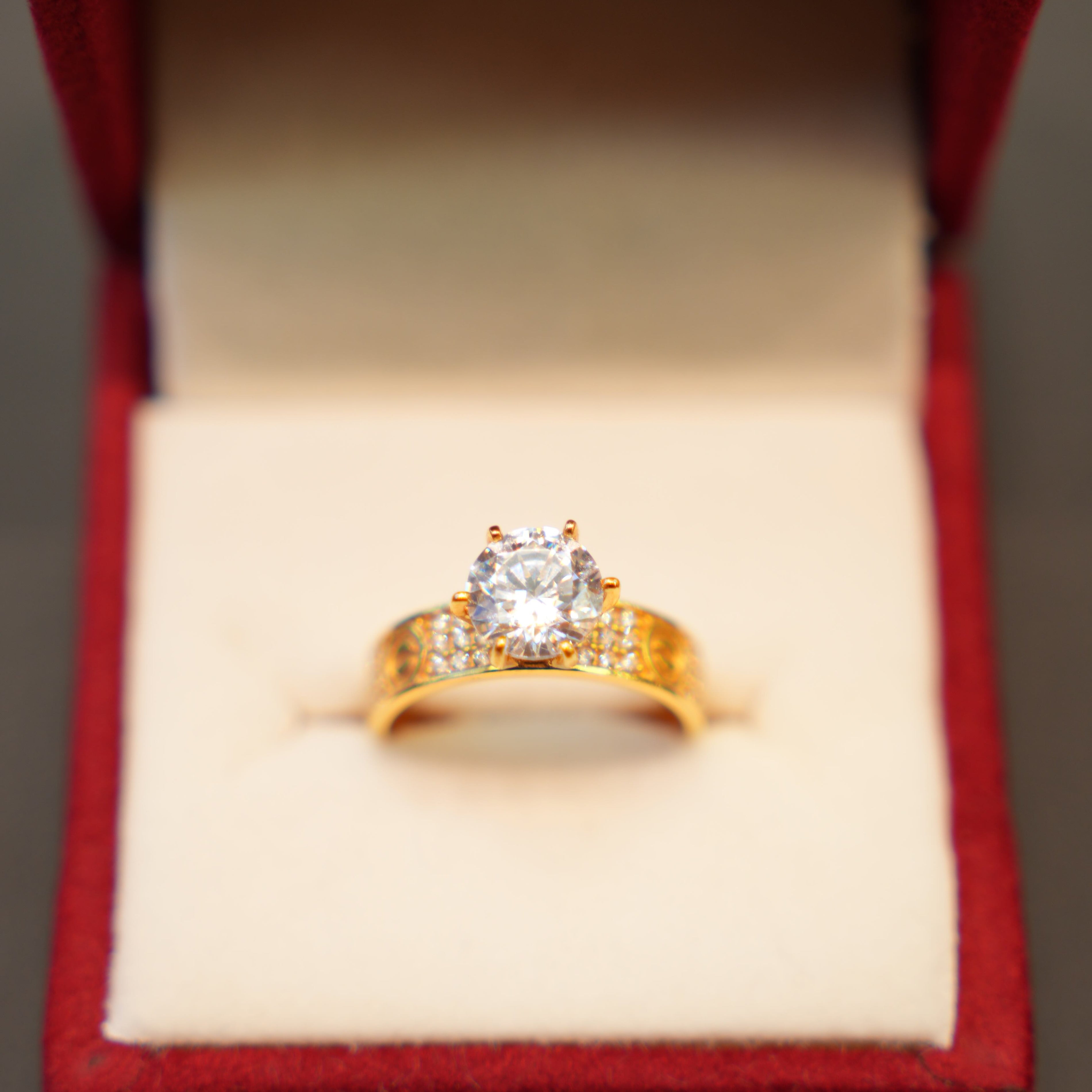 22K Gold Ladies Ring