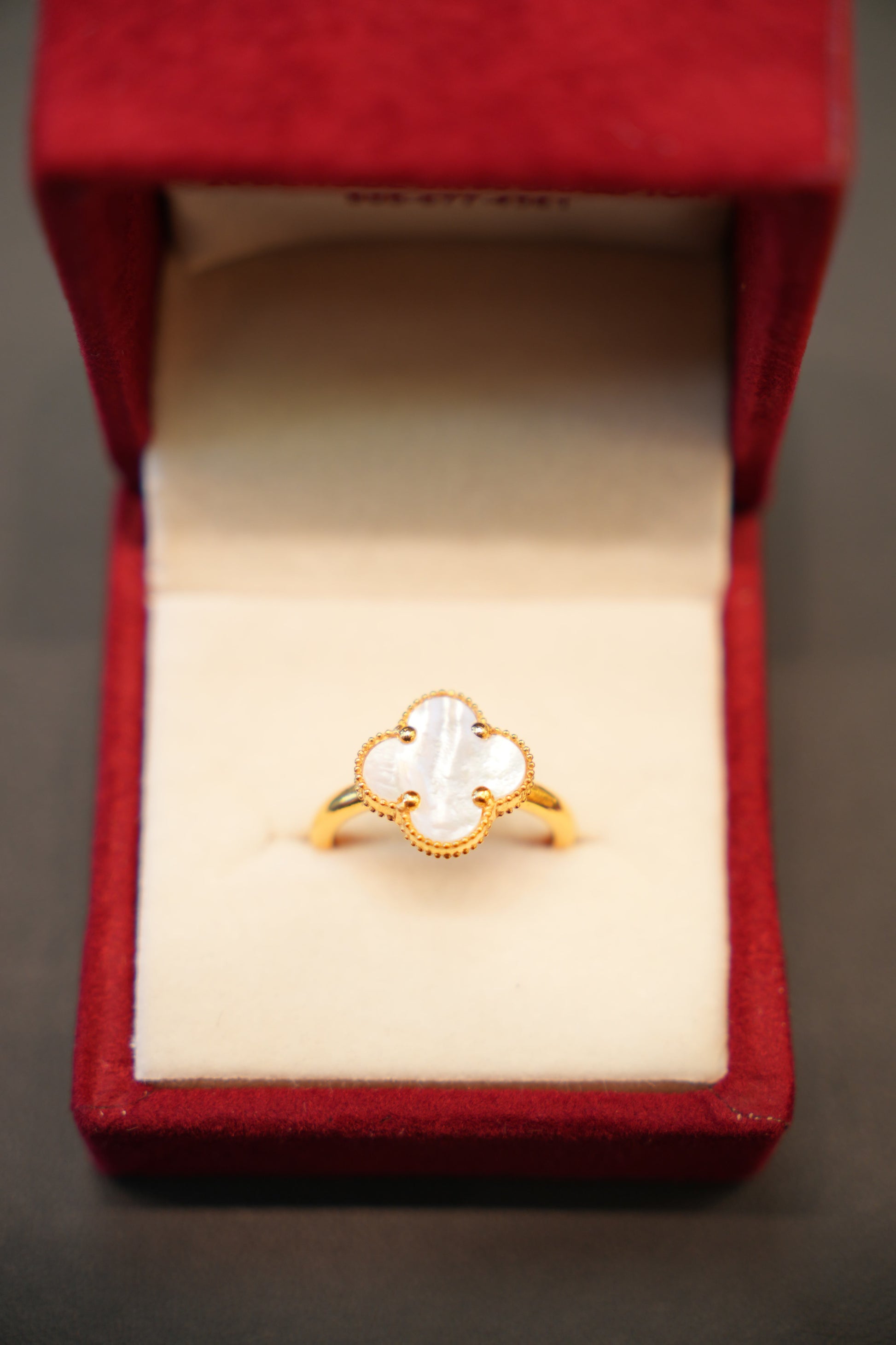 22K Gold Ladies Clover Ring