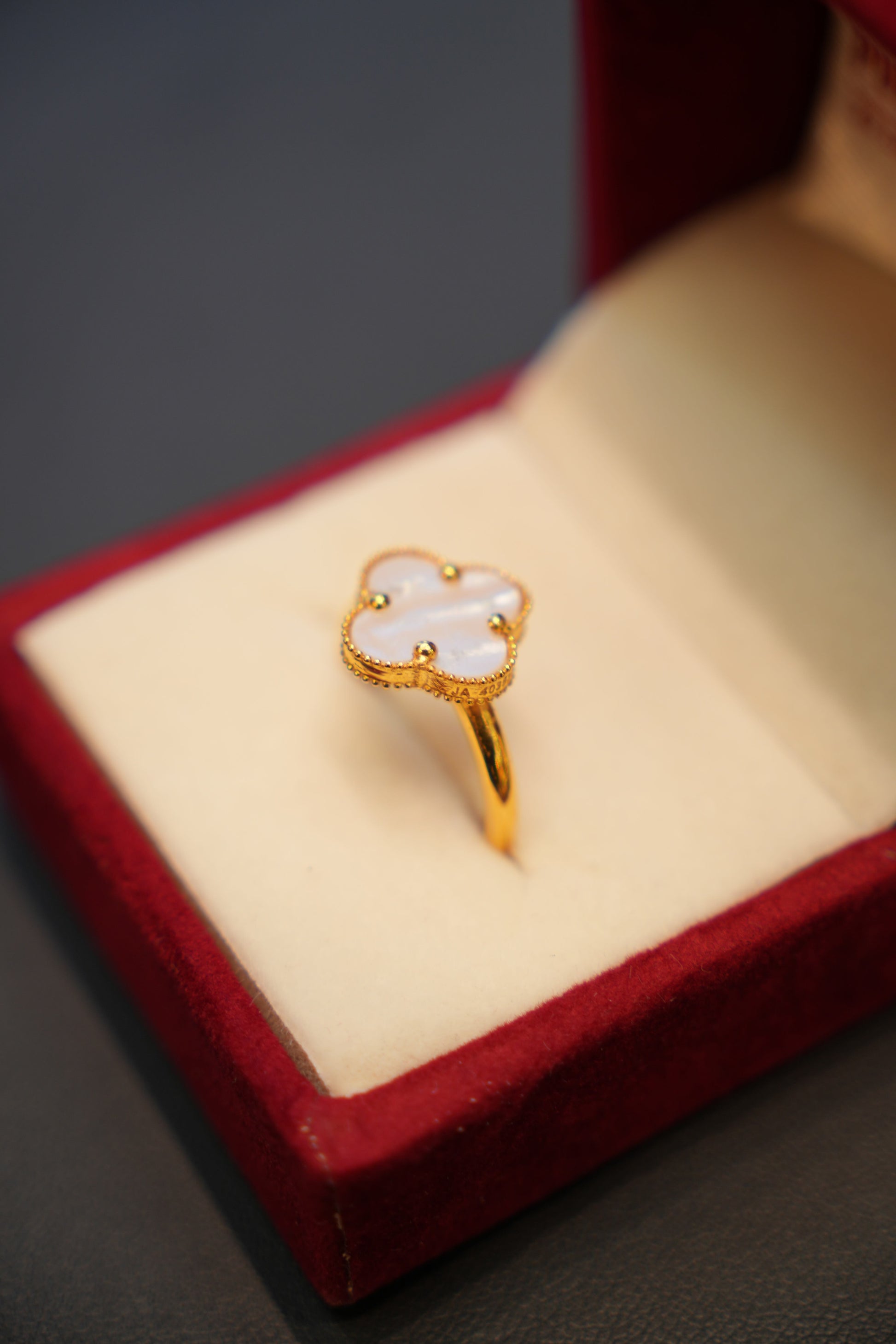 22K Gold Ladies Clover Ring