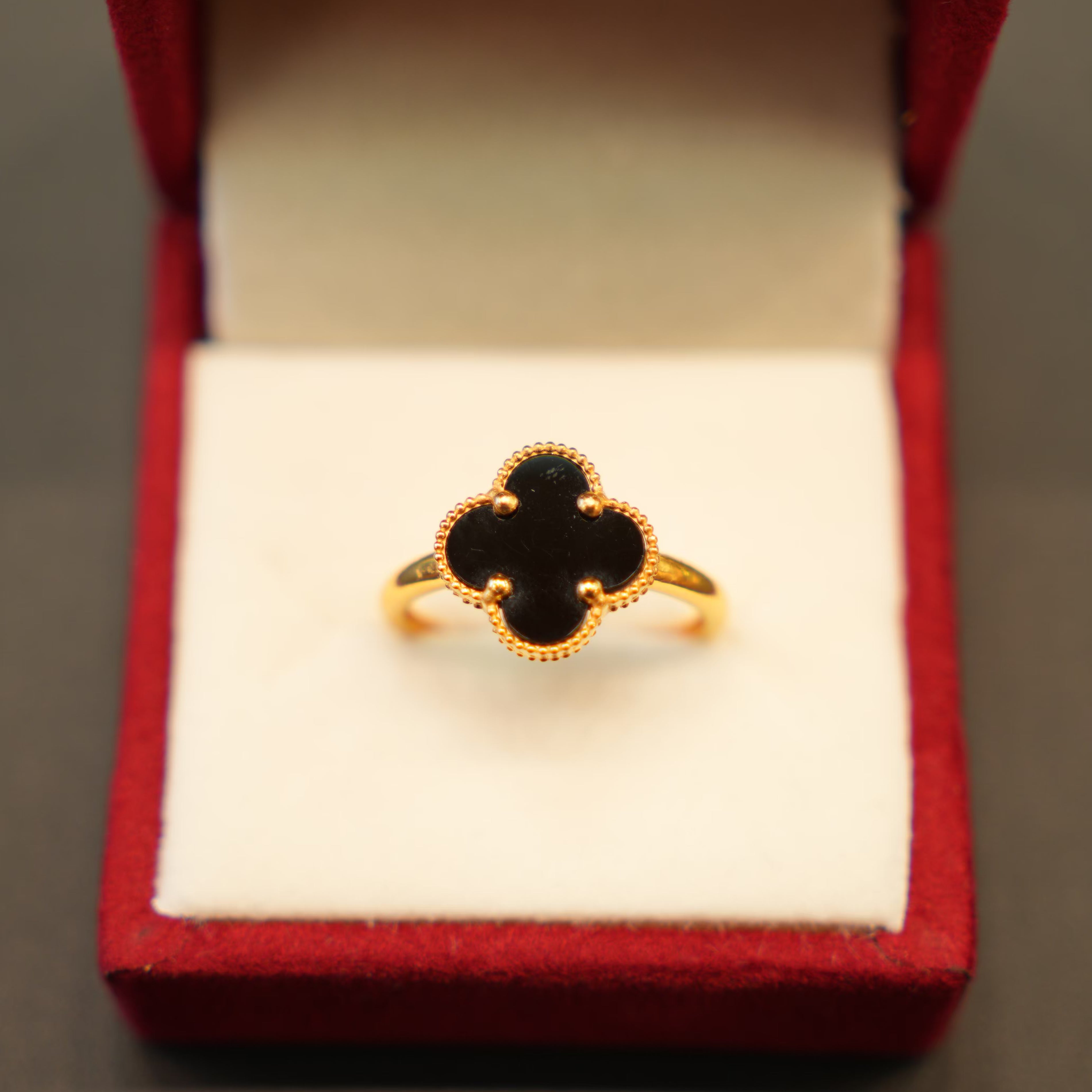 22K Gold Ladies Clover Ring