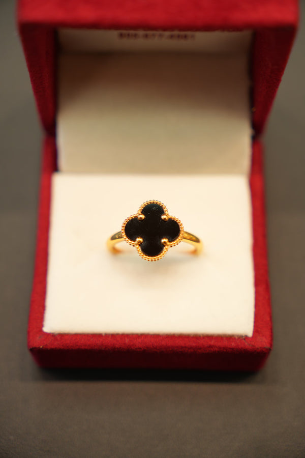 22K Gold Ladies Clover Ring