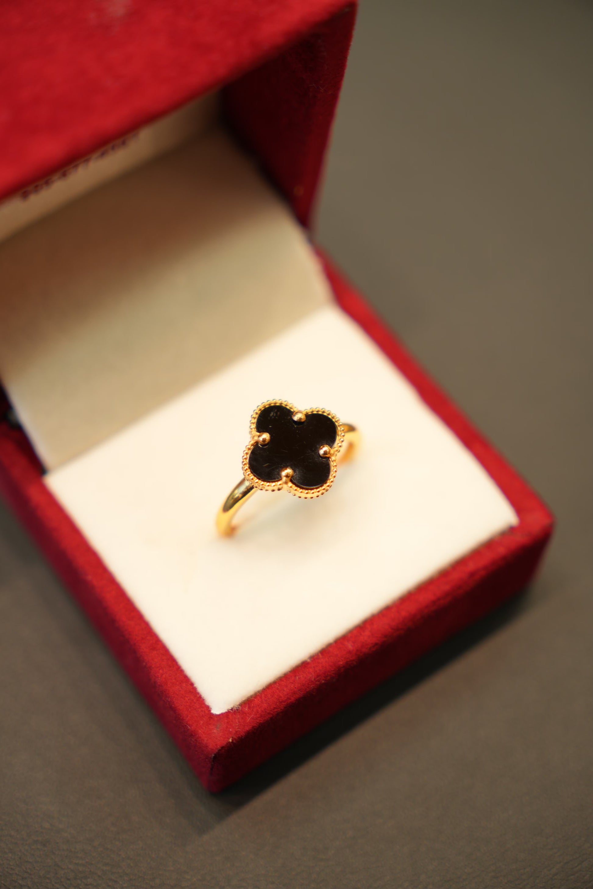 22K Gold Ladies Clover Ring
