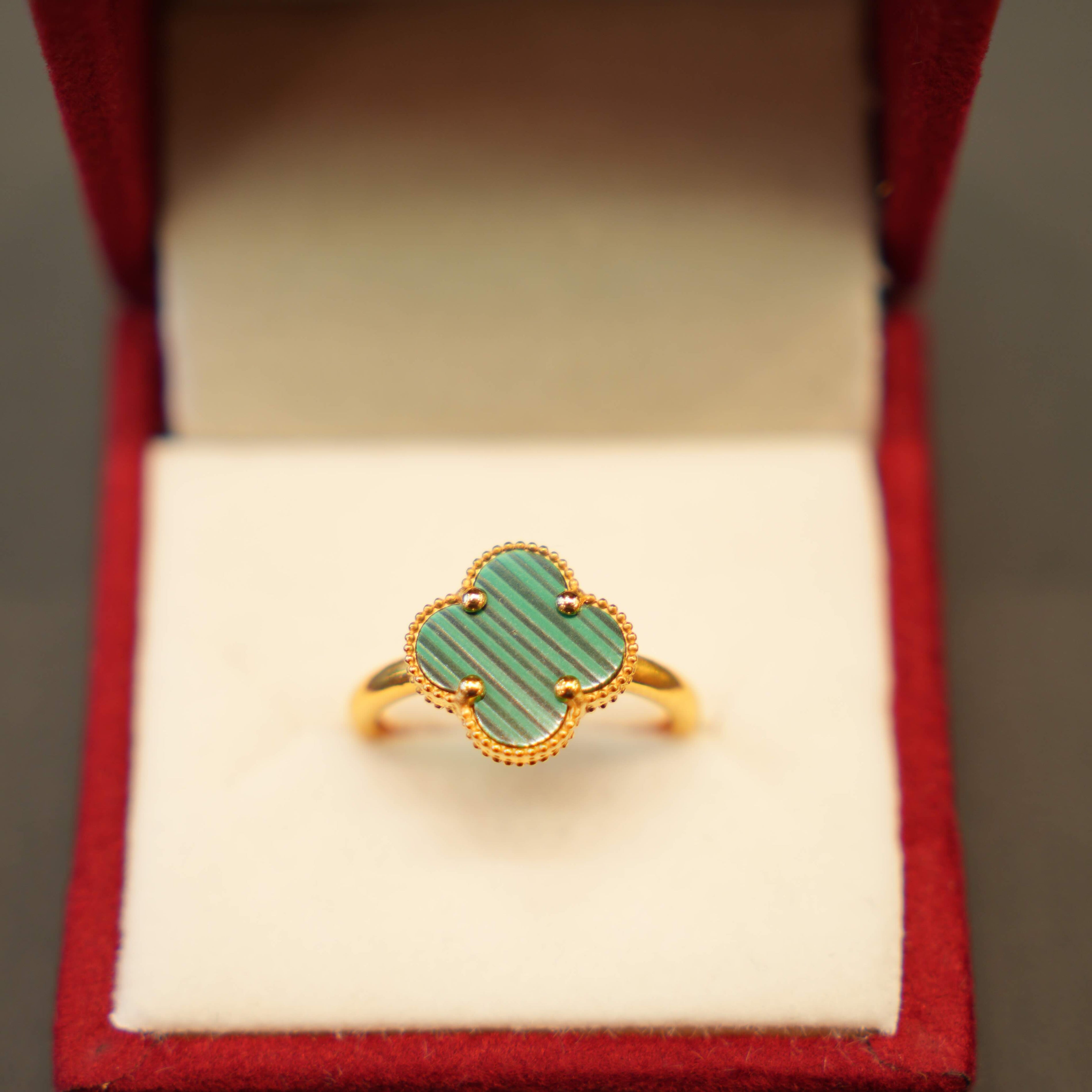 22K Gold Ladies Clover Ring