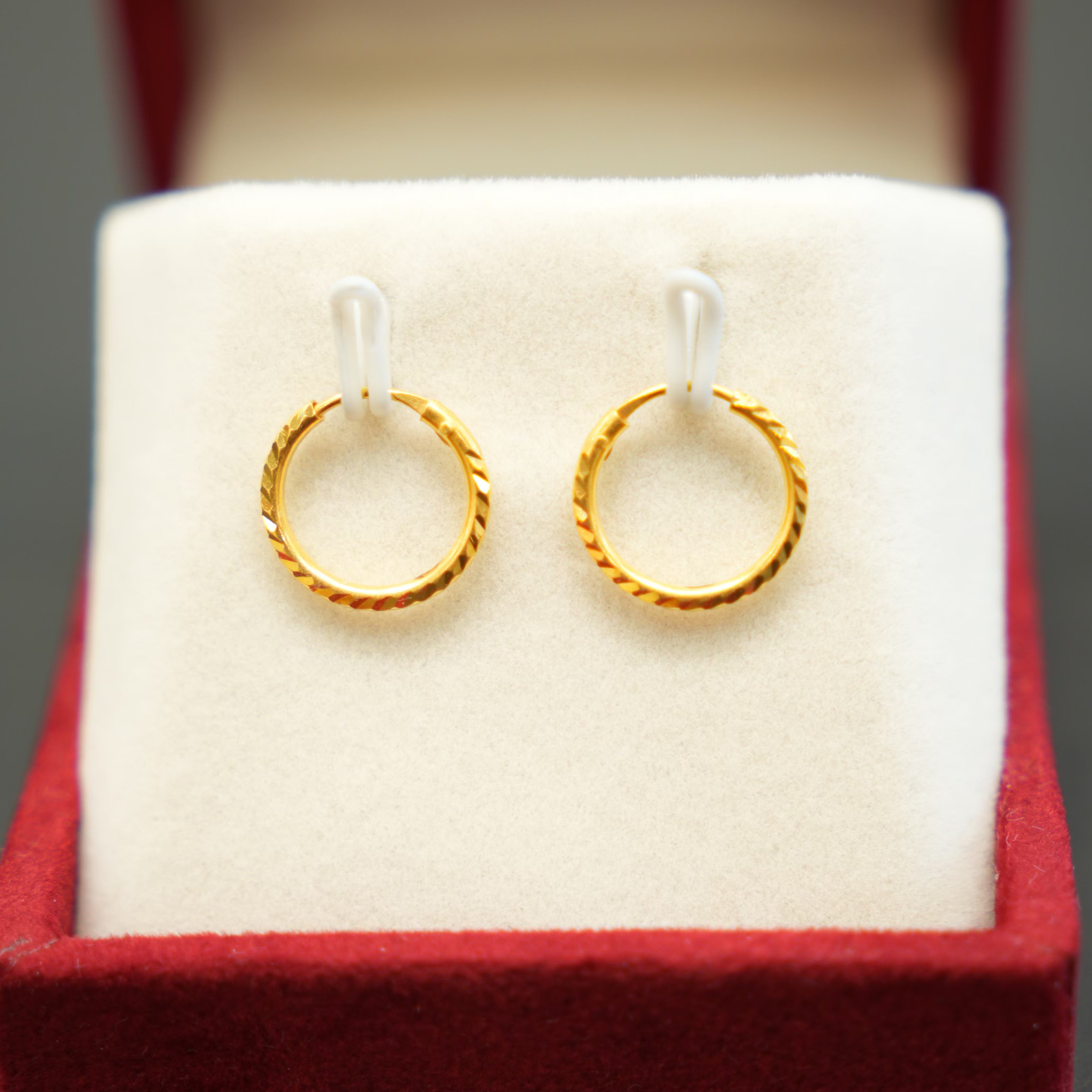 Finely crafted 22K gold earrings