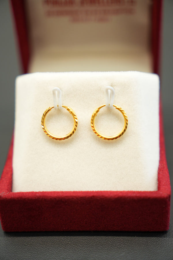 Finely crafted 22K gold earrings