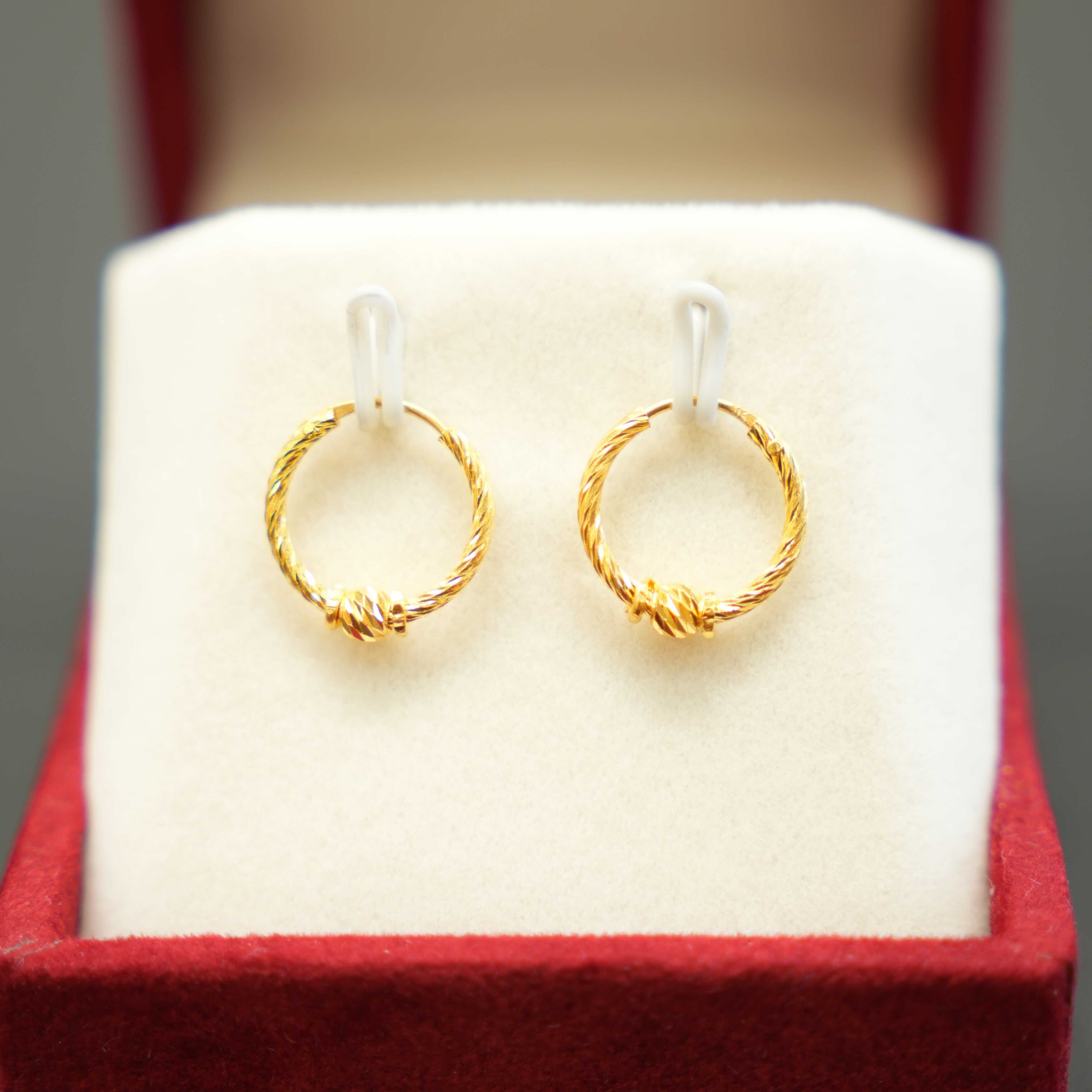 Timeless 22K gold earrings