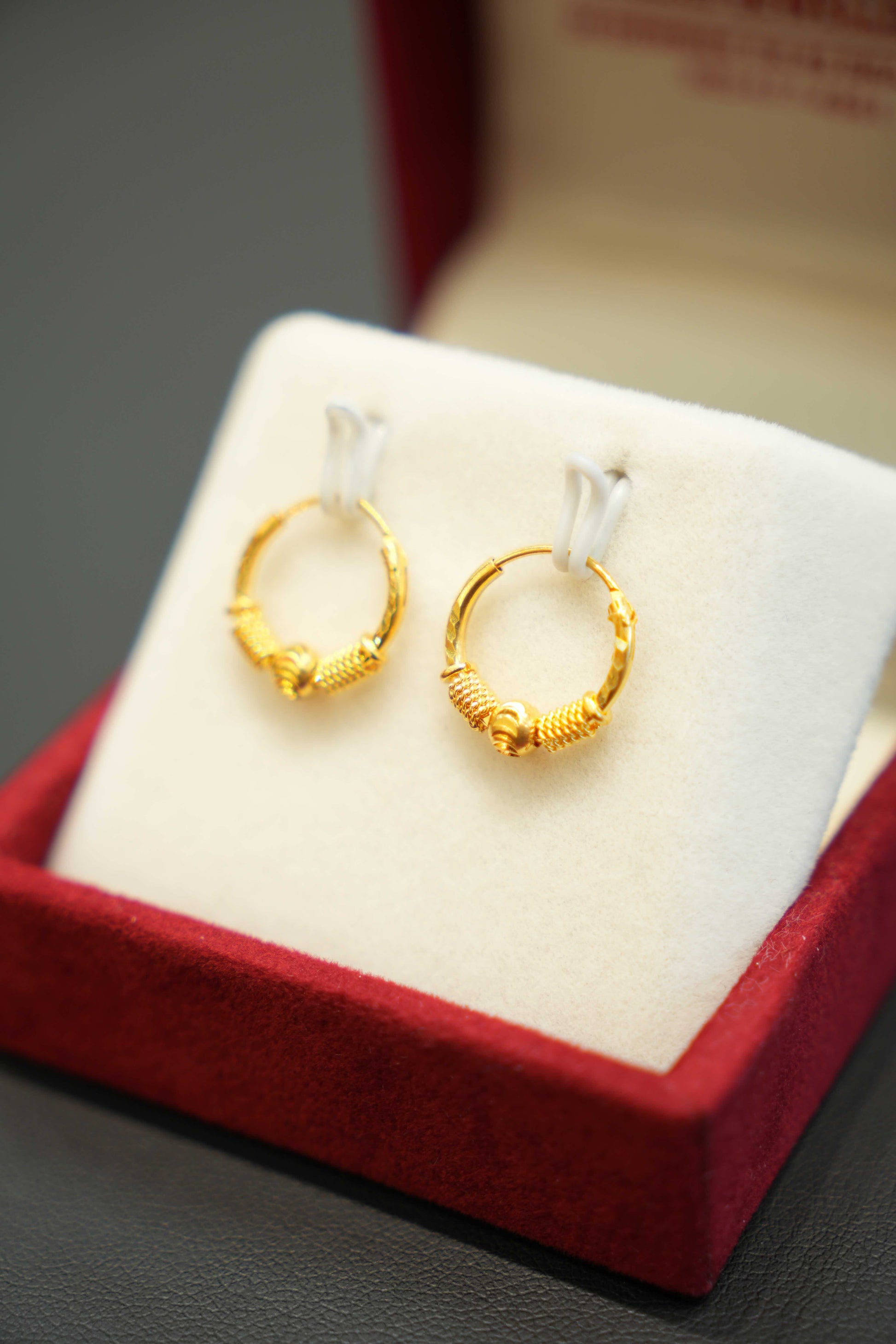 22K gold elegant ladies earrings 