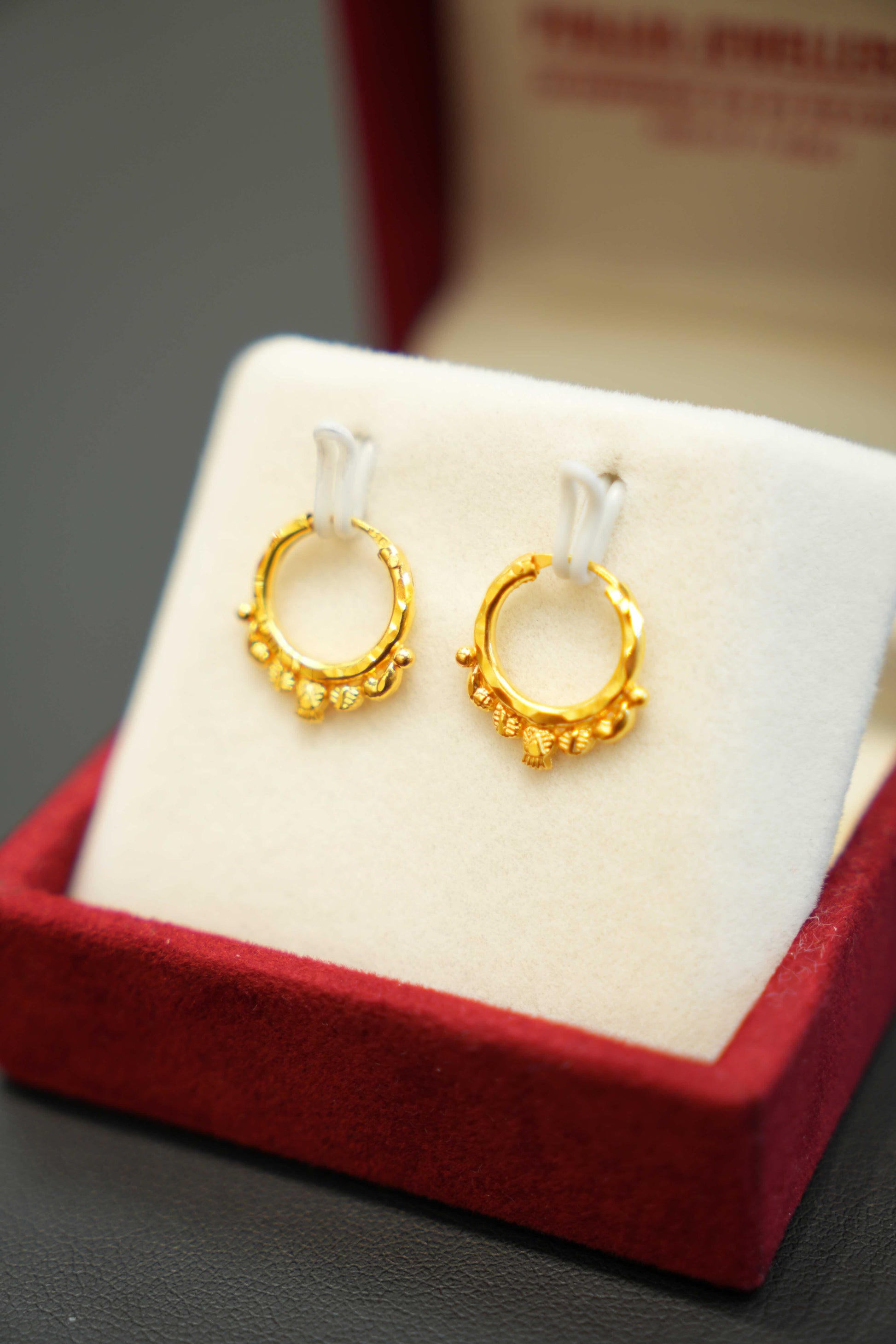 Stylish 22K yellow gold hoop earrings