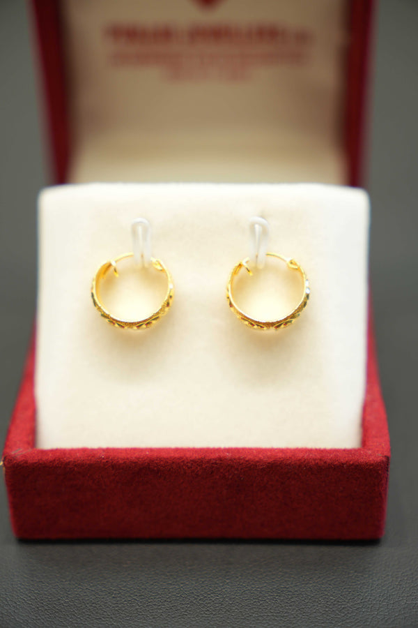 Classic ladies 22K gold earrings