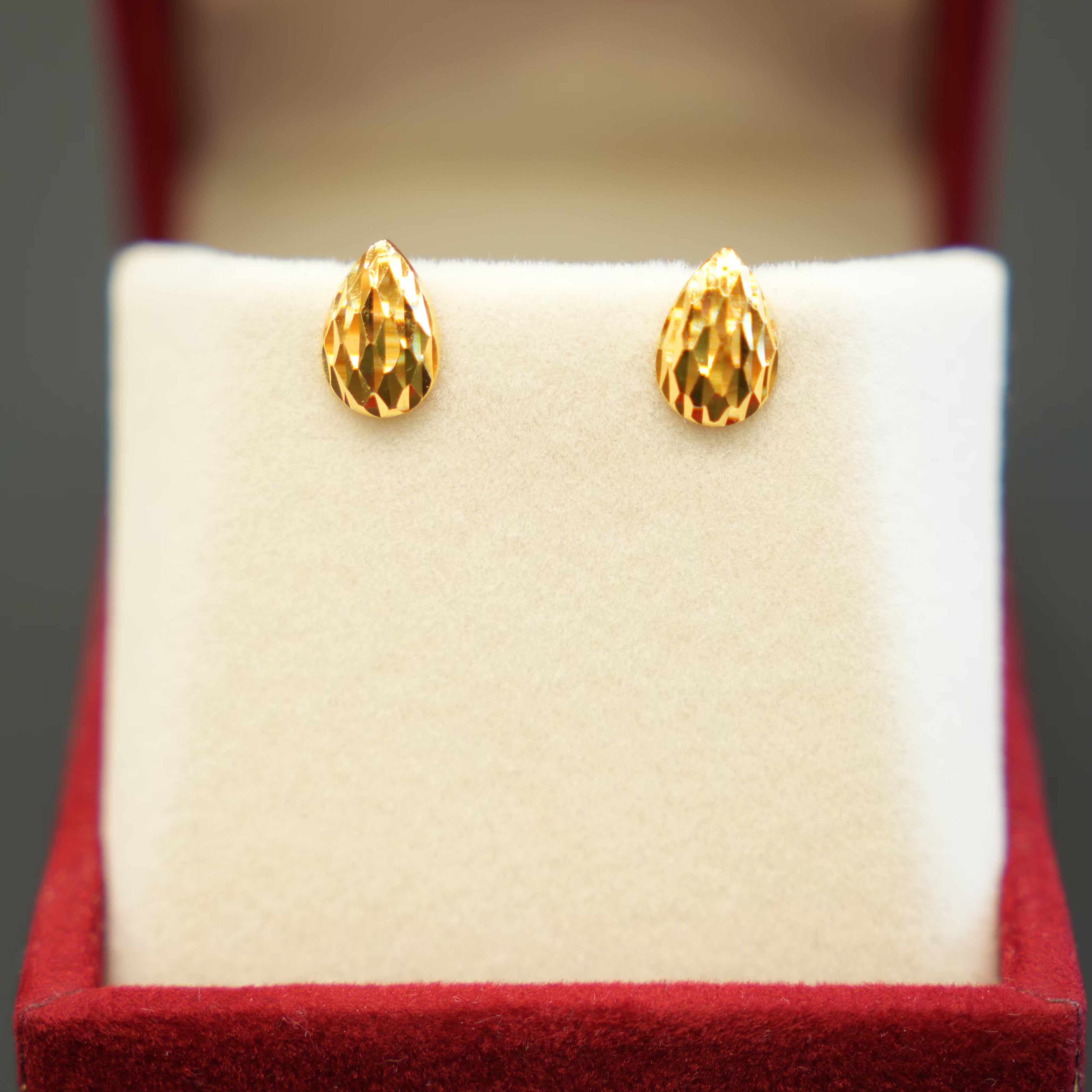 22K Gold Ladies Stud Earrings
