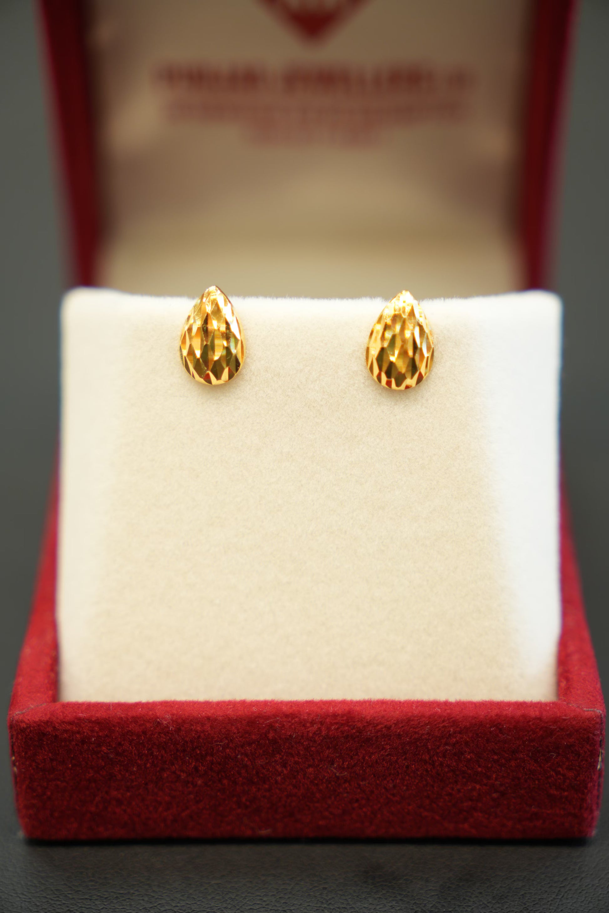 22K Gold Ladies Stud Earrings