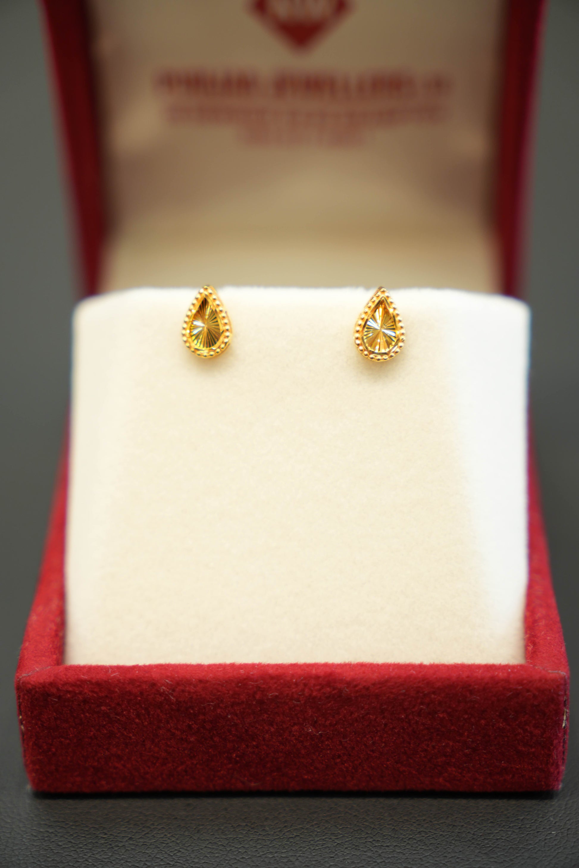 22K Gold Ladies Stud Earrings