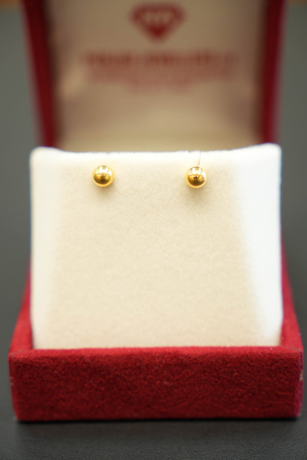 Charming 22K gold studs