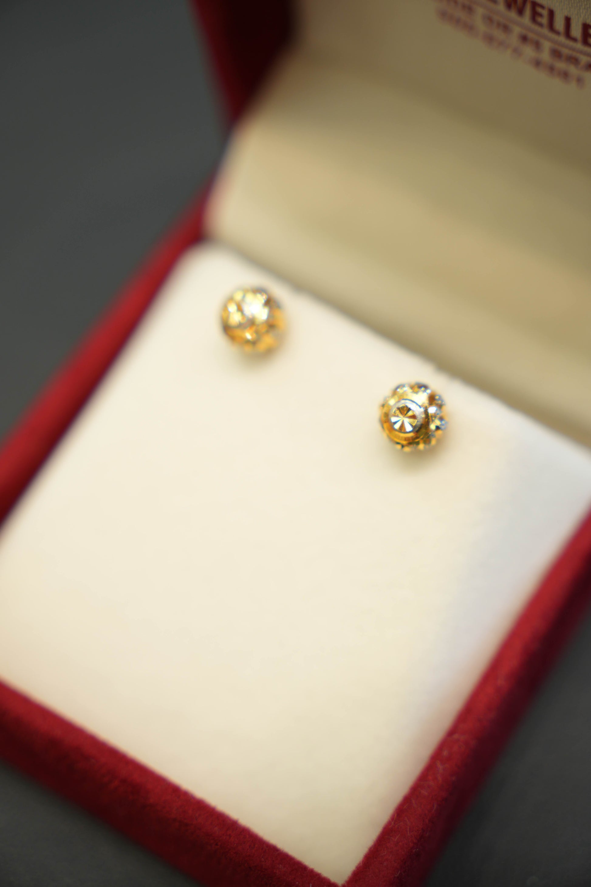 22K Gold Ladies Stud Earrings