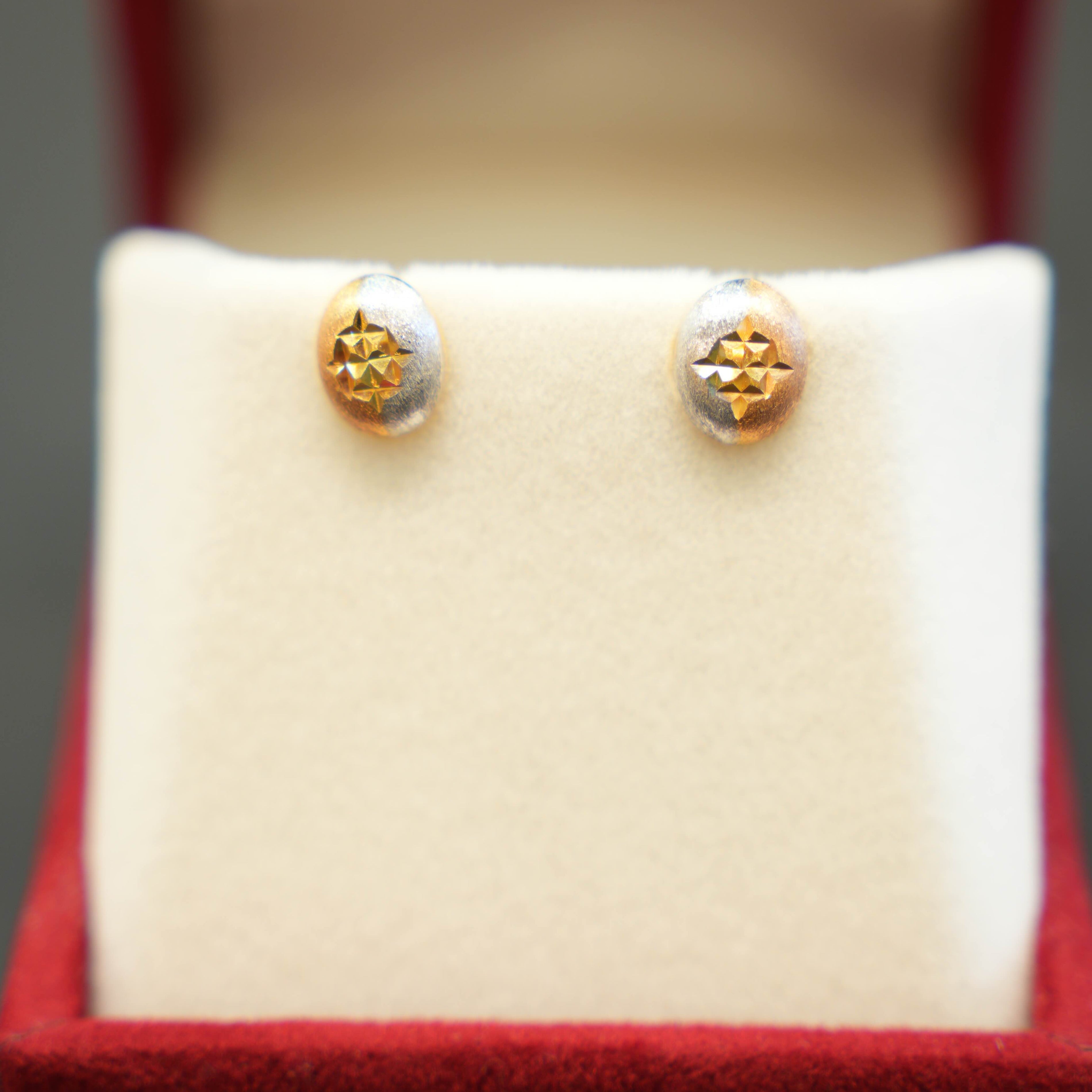 22K Gold Ladies Stud Earrings
