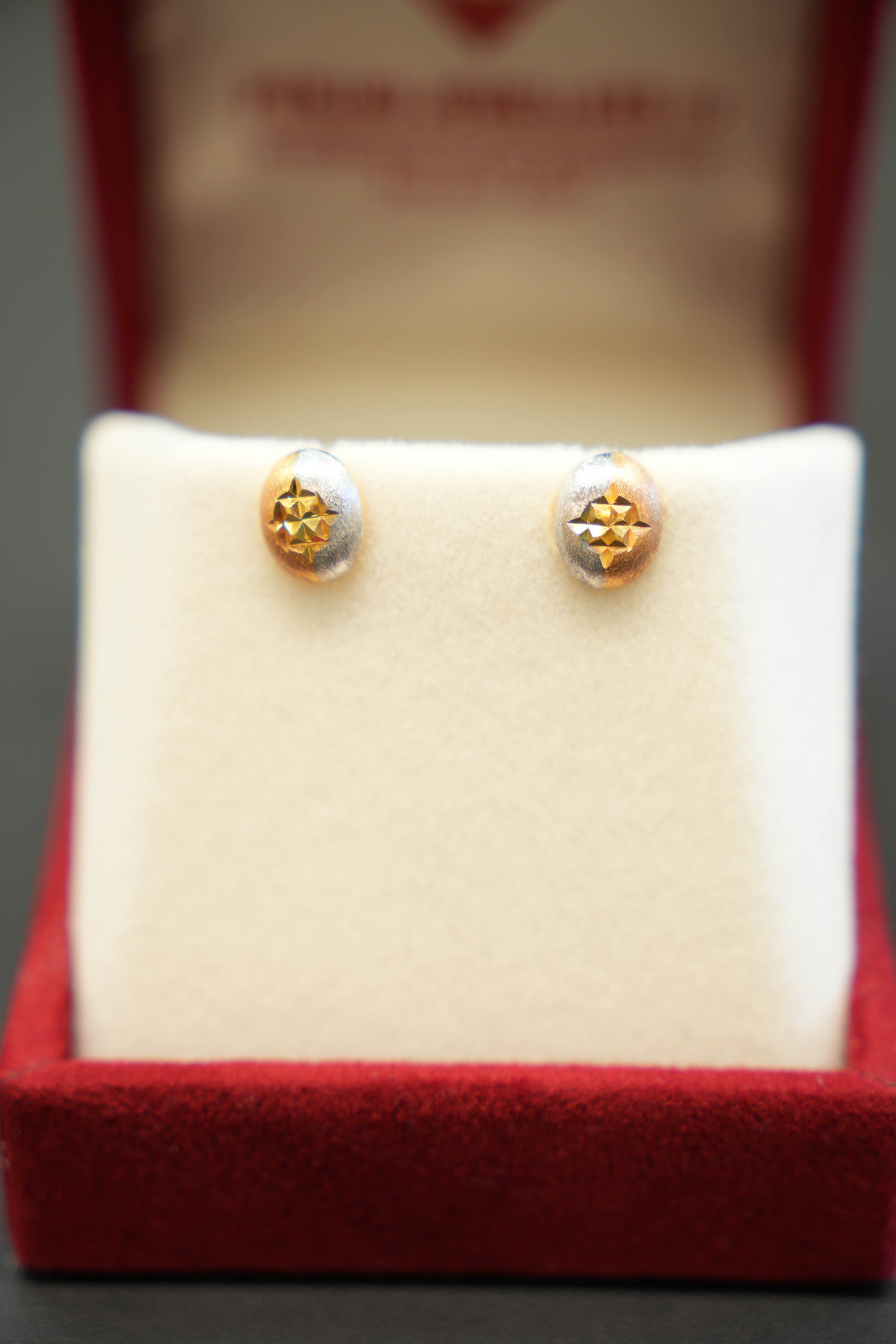 22K Gold Ladies Stud Earrings