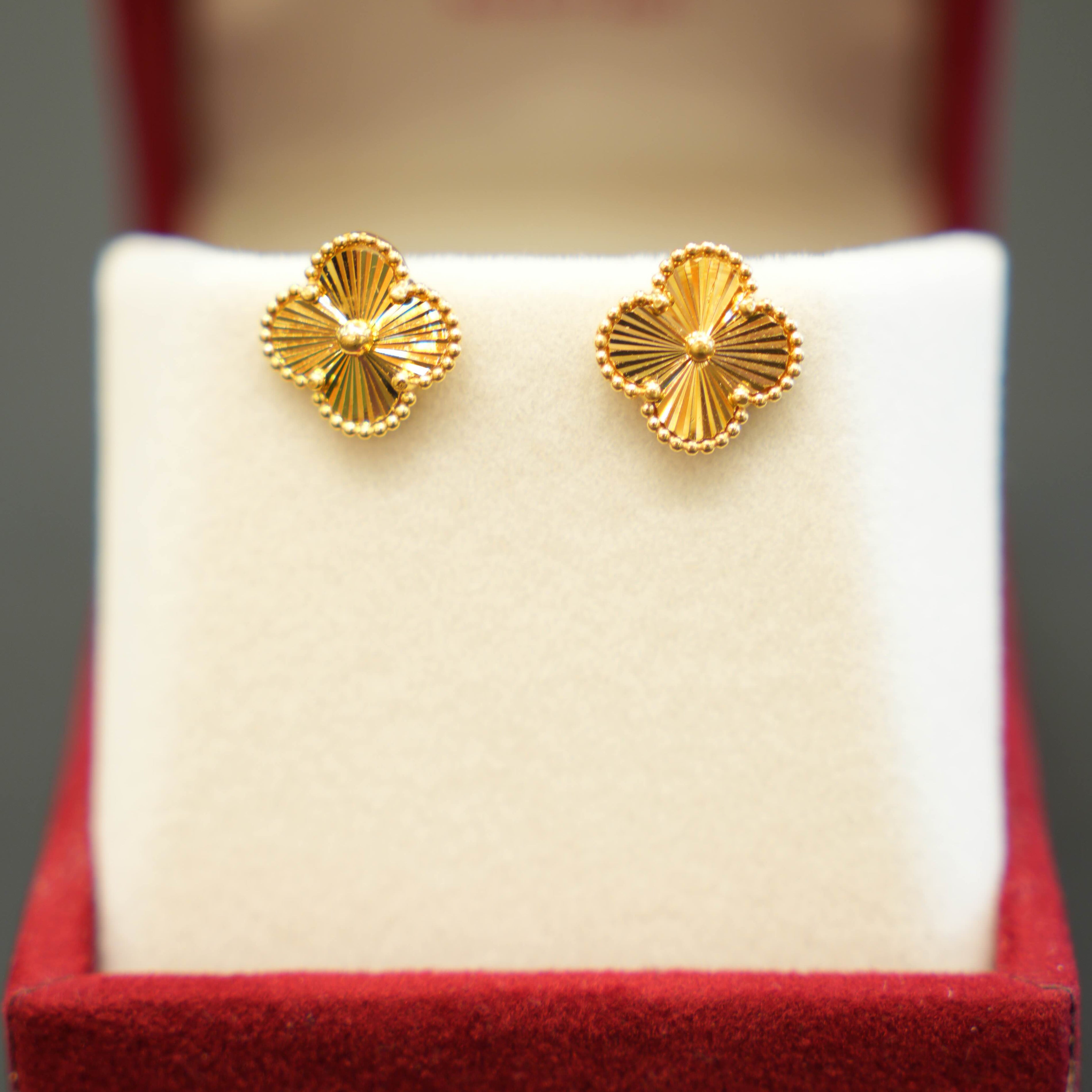 22K Gold Ladies Clover Earrings