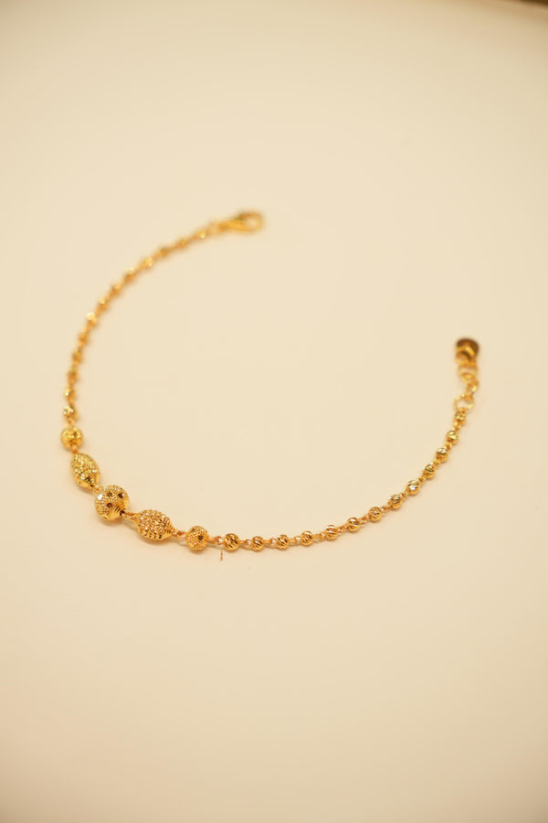 Fashion gold bracelet with beaded accents
