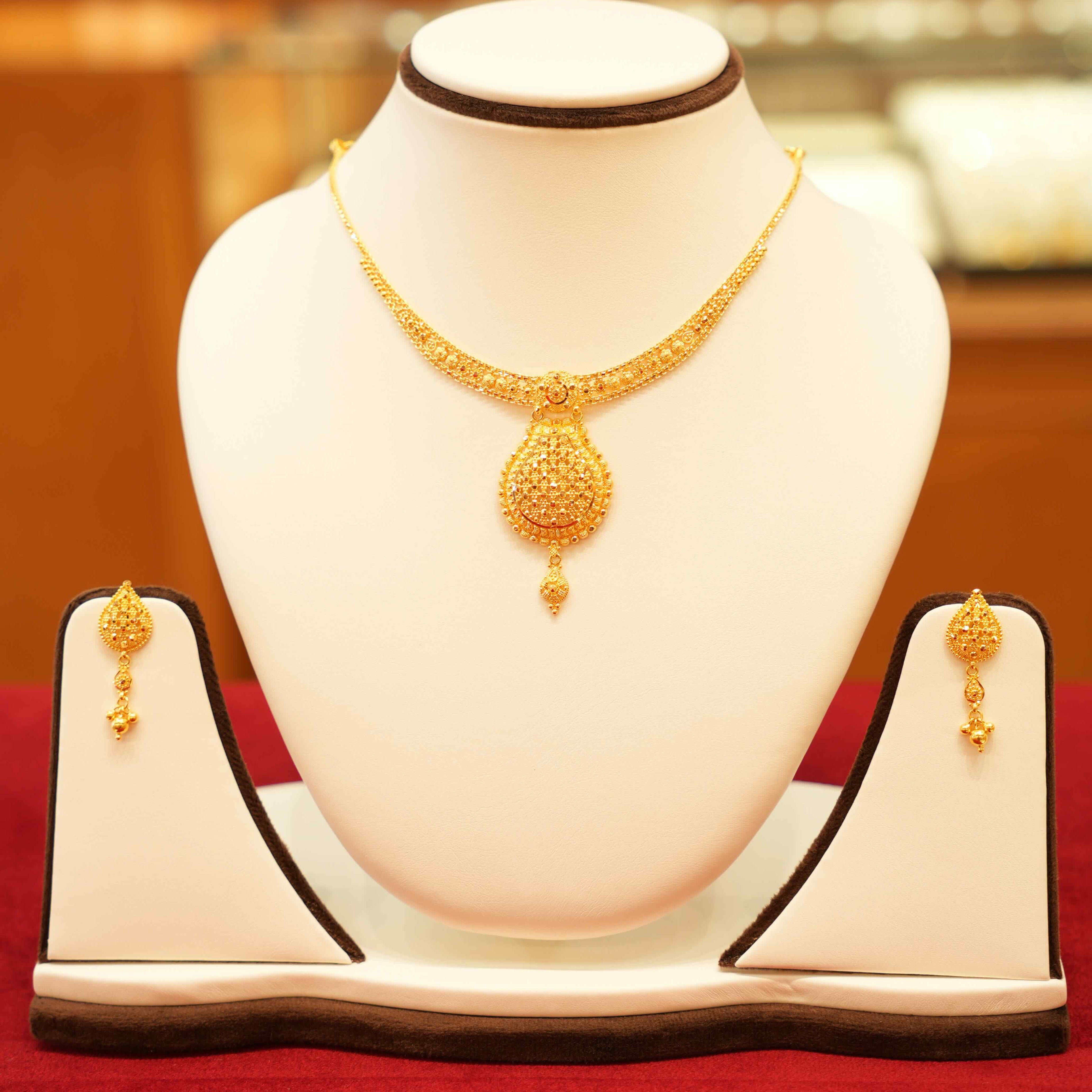 22K Gold Designer Necklace Set