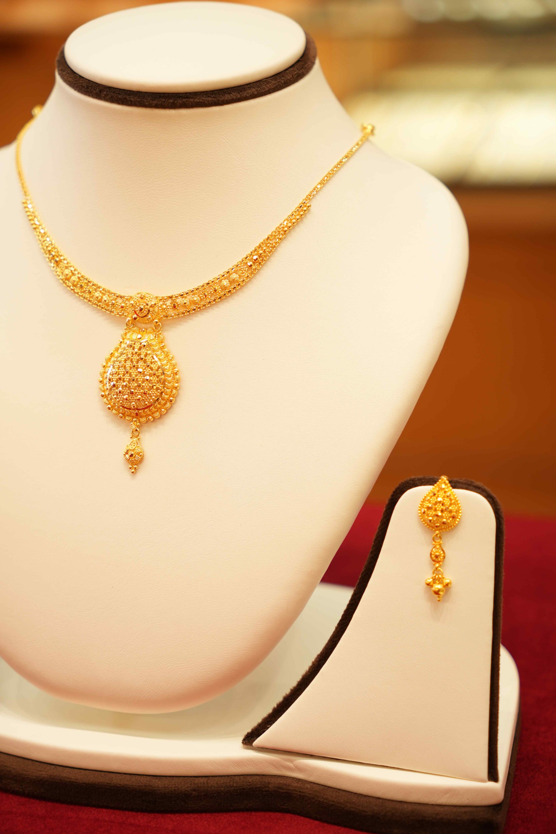22K Gold Designer Necklace Set