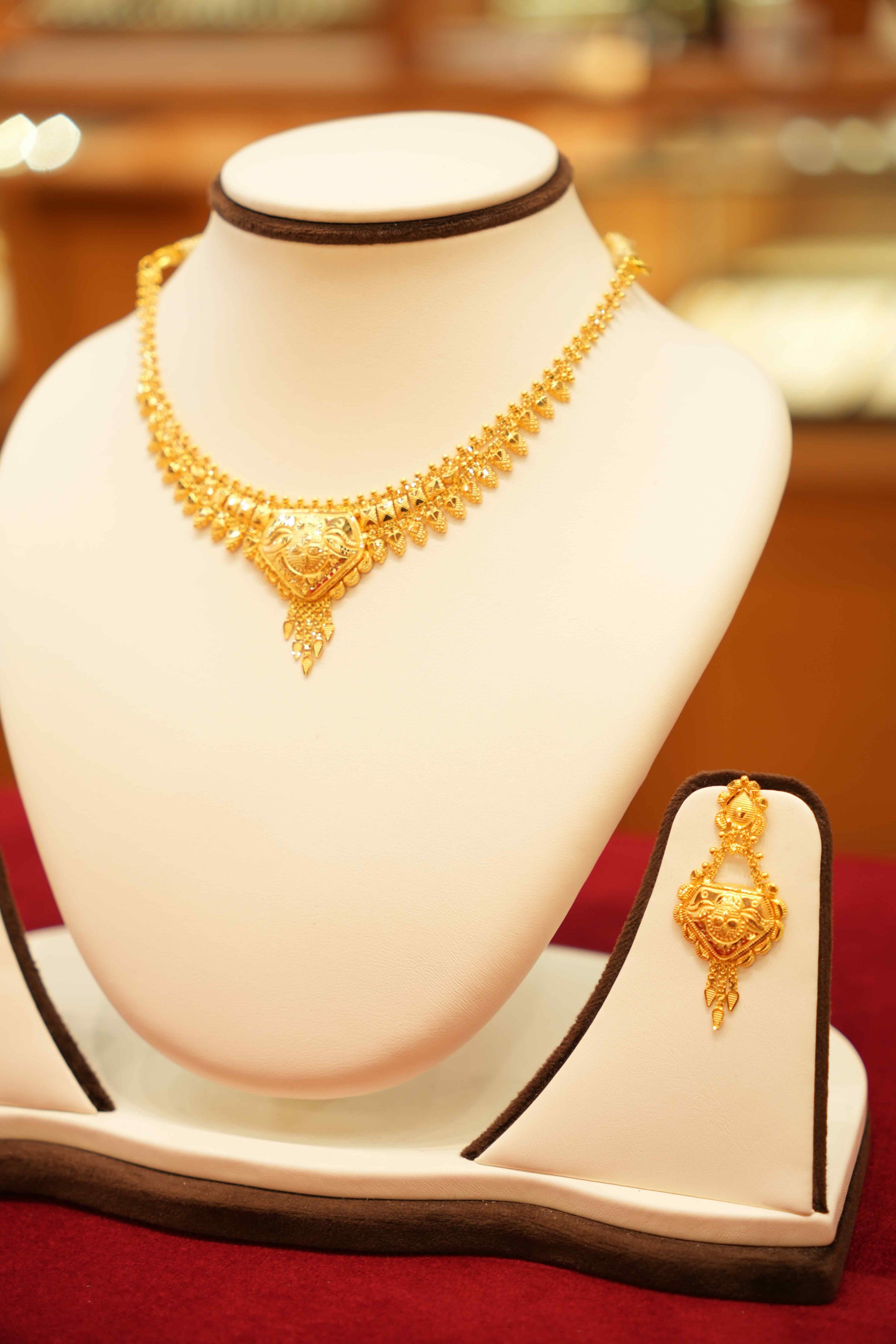 22K Gold Designer Necklace Set