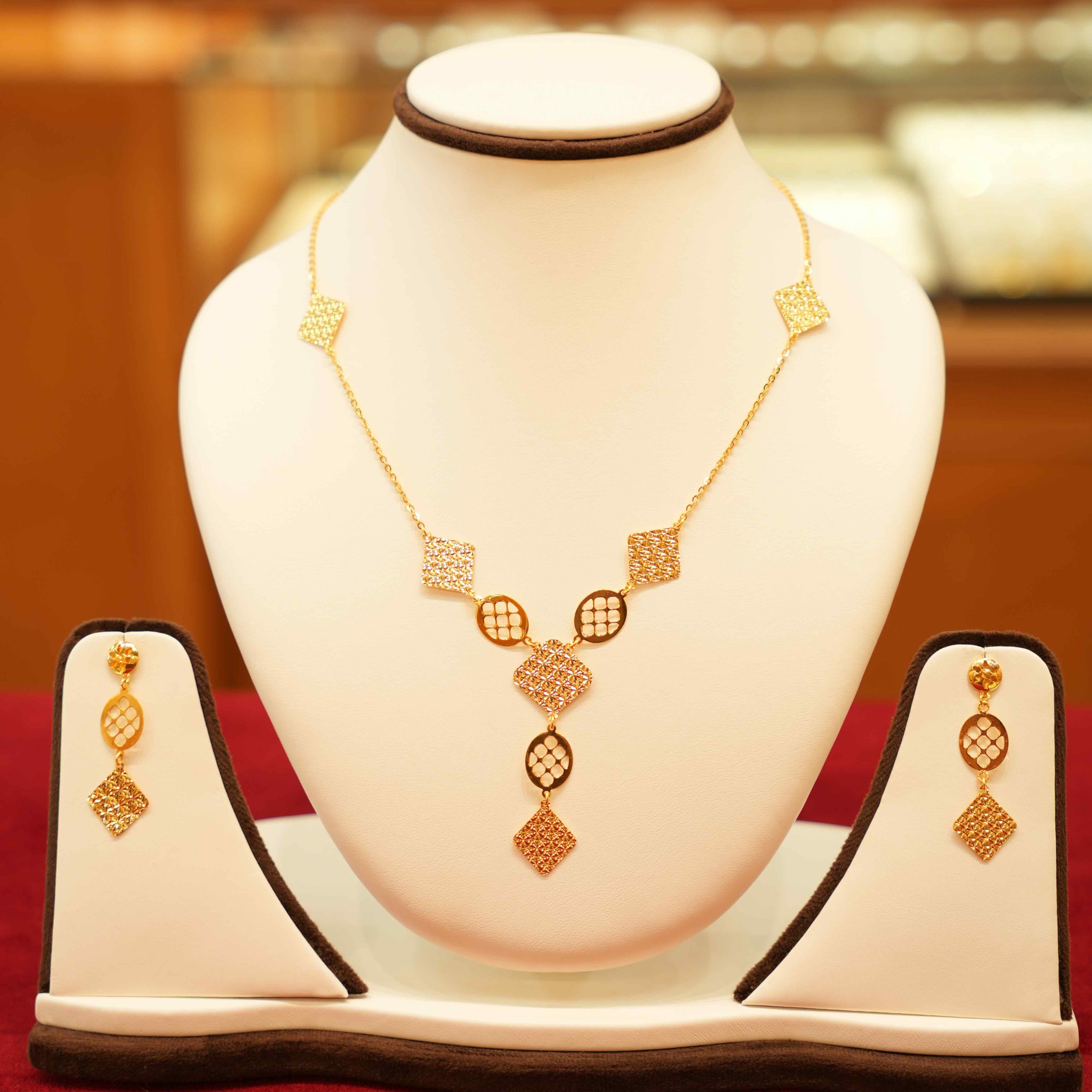 22K Gold Designer Necklace Set