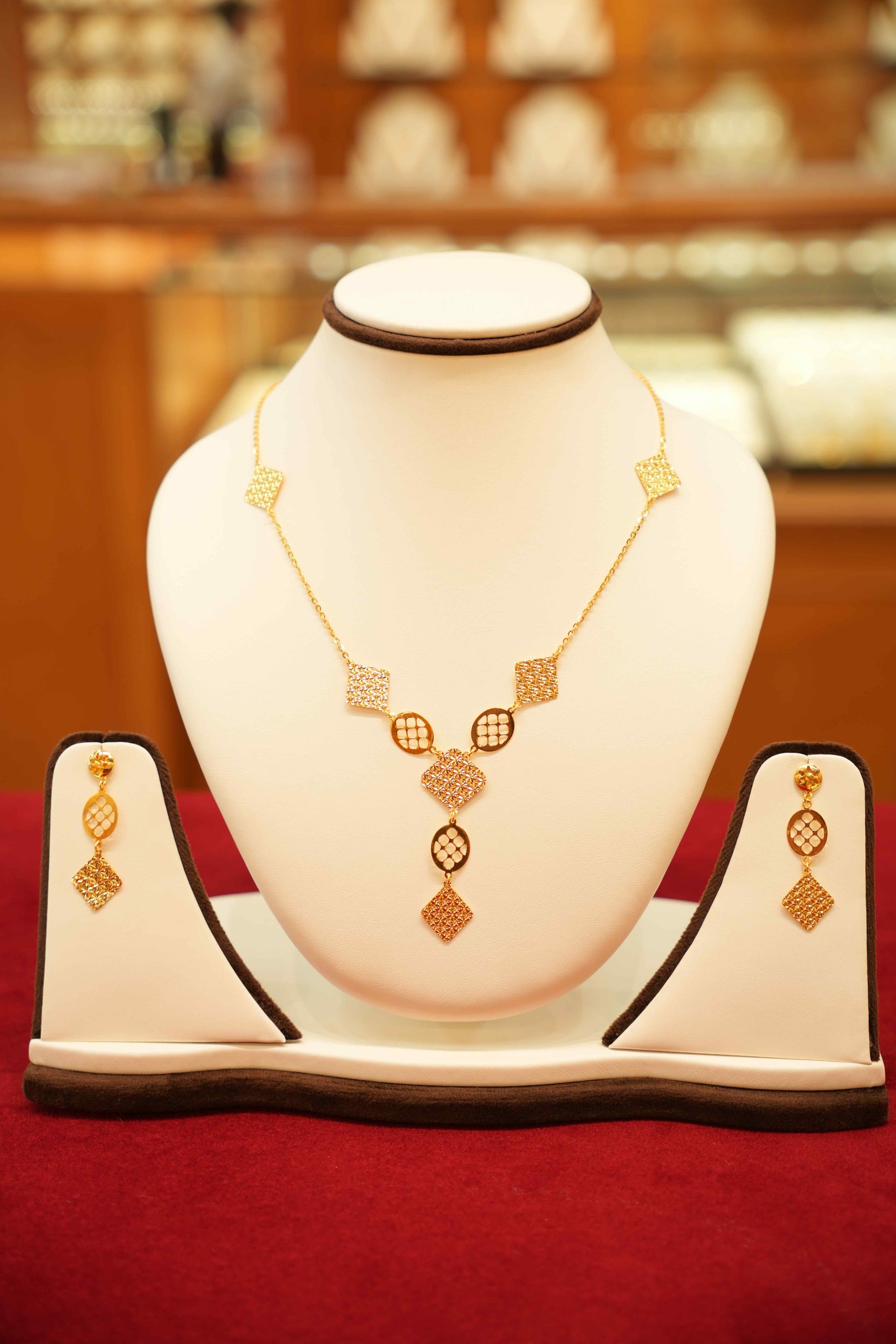 22K Gold Designer Necklace Set